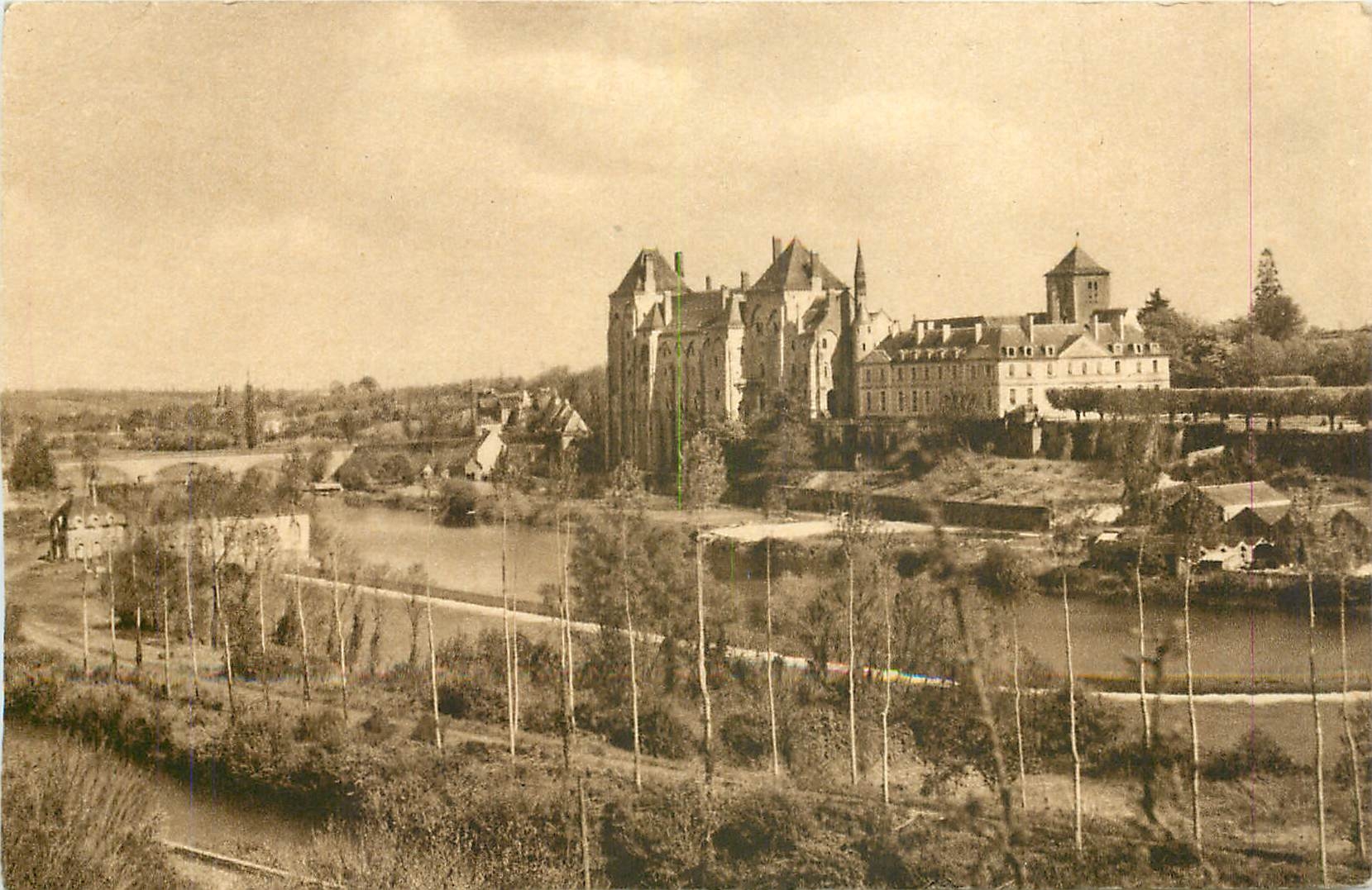 CPA L'Abbaye Saint Pierre de Solesmes et la vallee de la Sarthe 