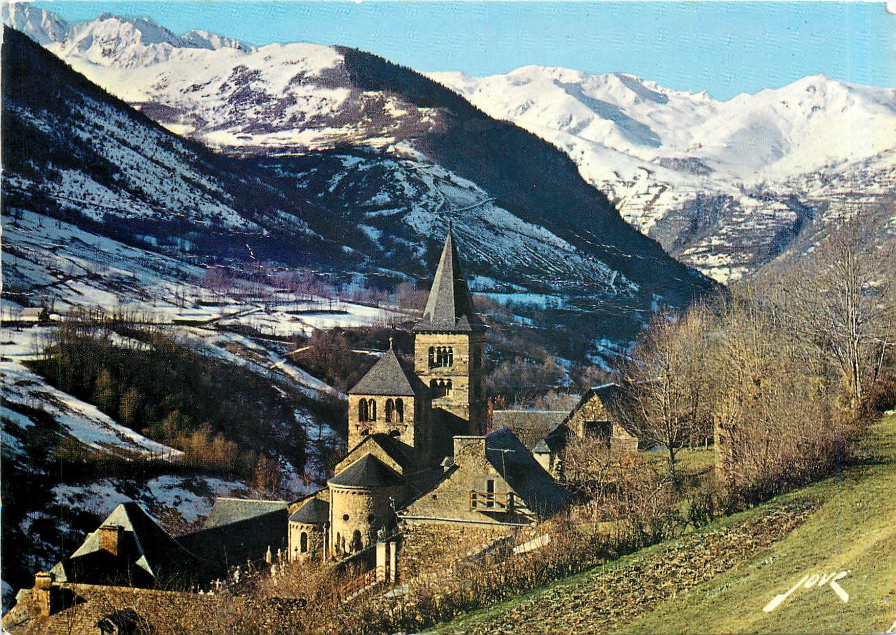 CPM Environs de Luchon Route de Peyresourde St Aventin au fond Les Agudes 