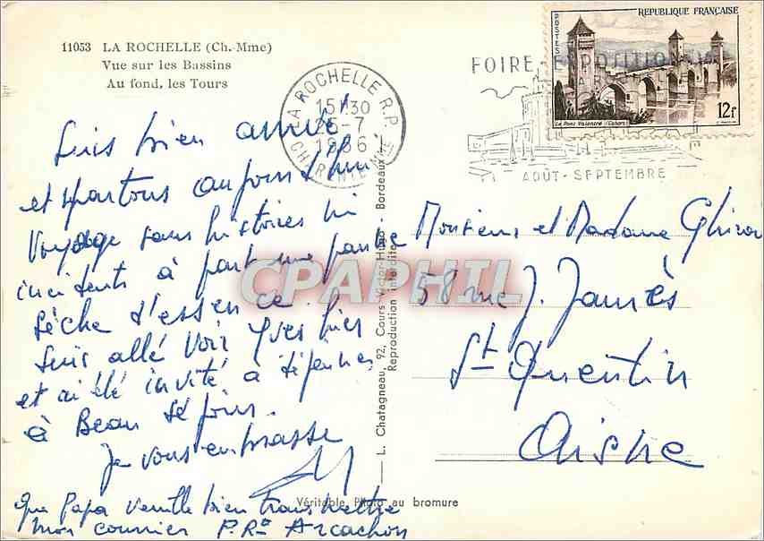 CPM La Rochelle Ch Mme Vue sur les Bassins au fond les Tours  — Verso