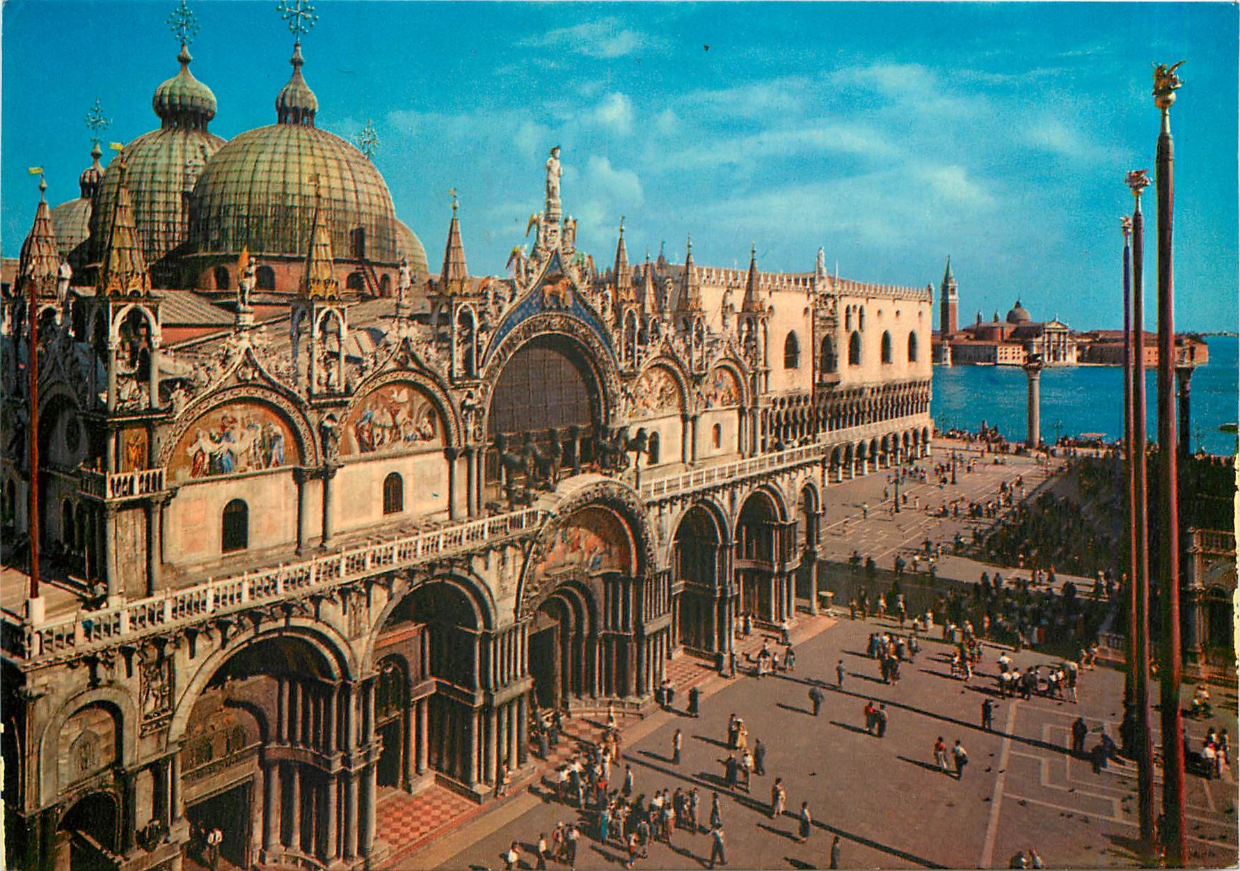 CPM Venise Basilique et petite place St Marc  