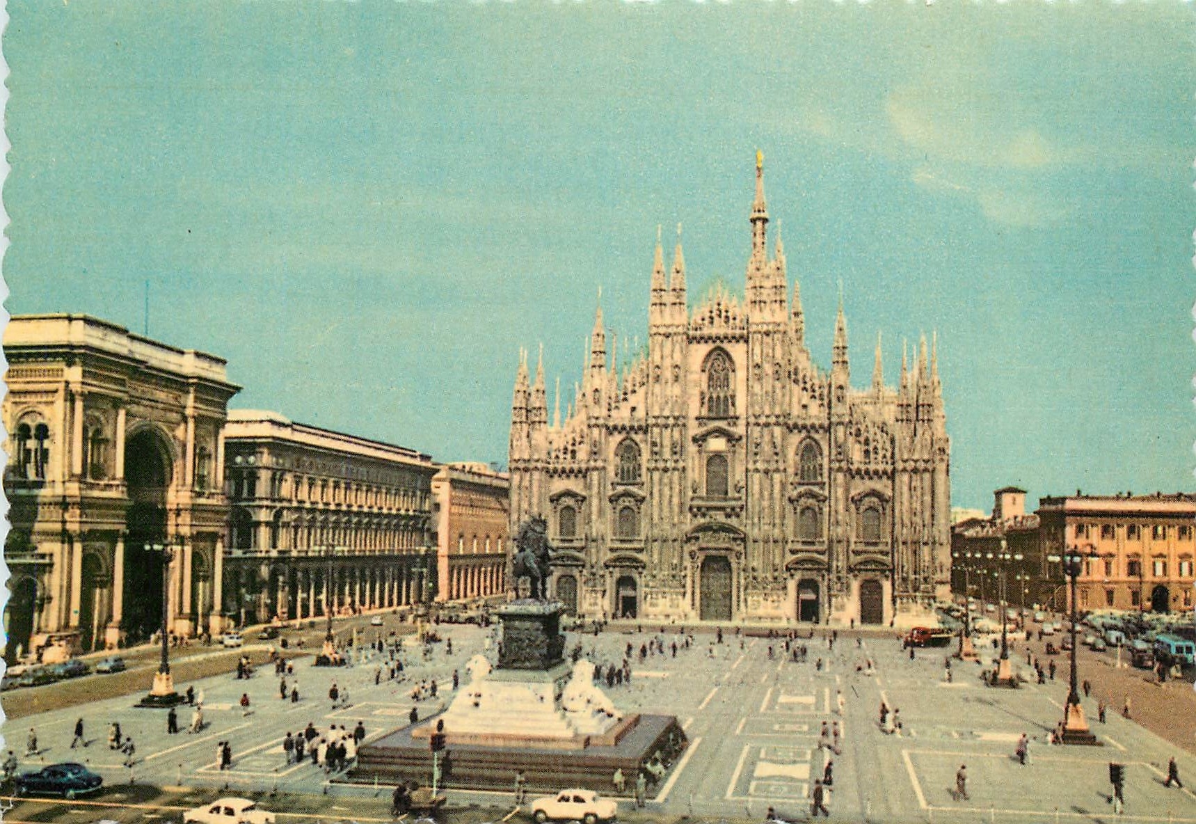 CPM Milano Place de la Cathedrale 