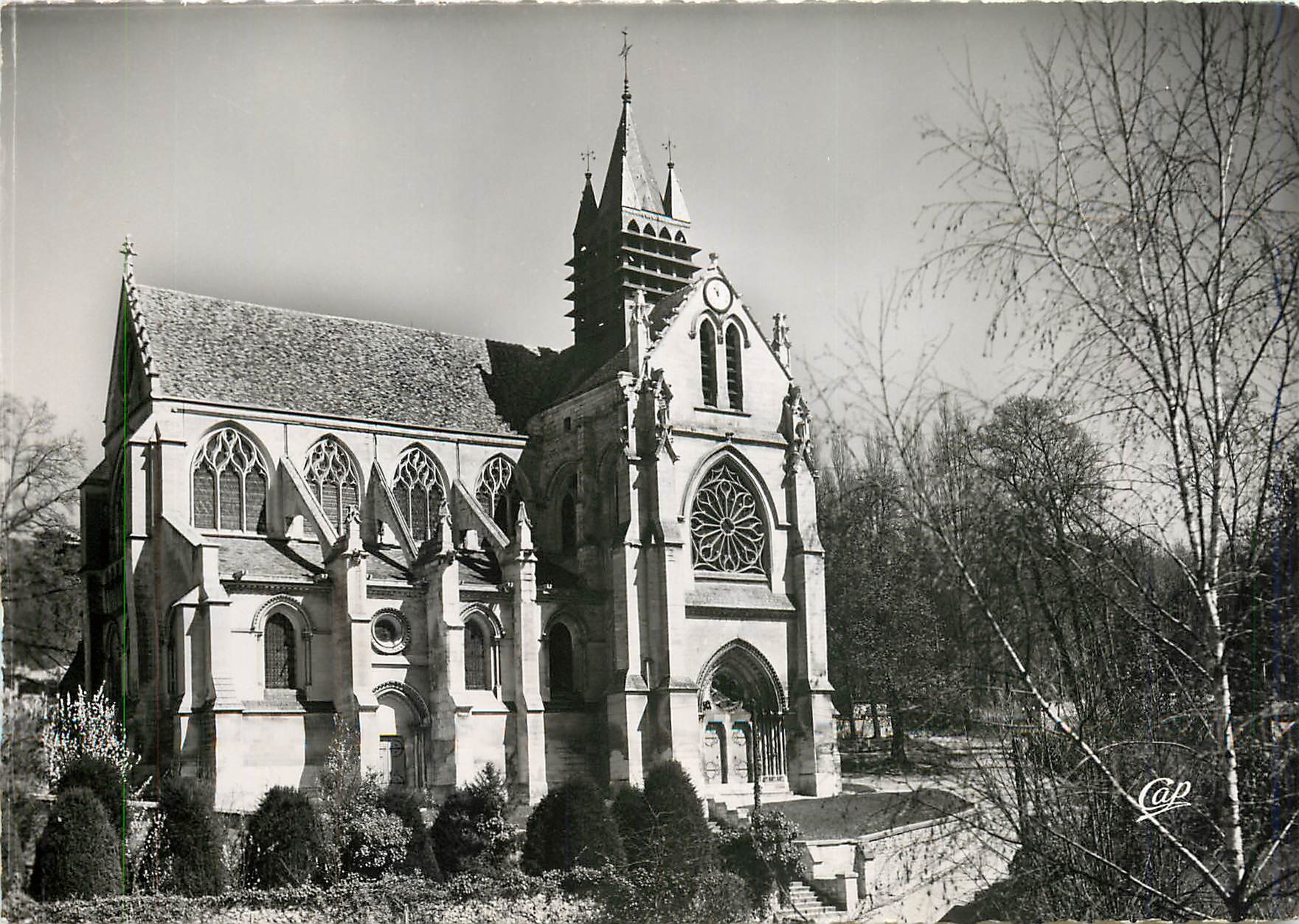 CPM Taverny Eglise Notre Dame Vue generale face Sud 