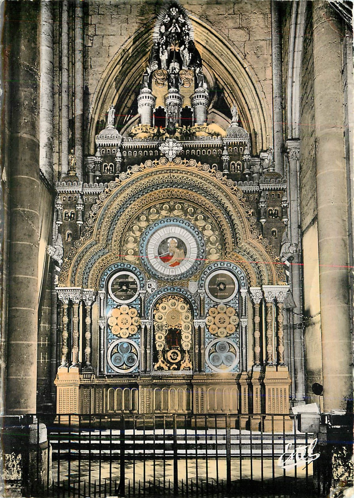 CPA La Cathedrale de Beauvais L'Horloge Astronomique 