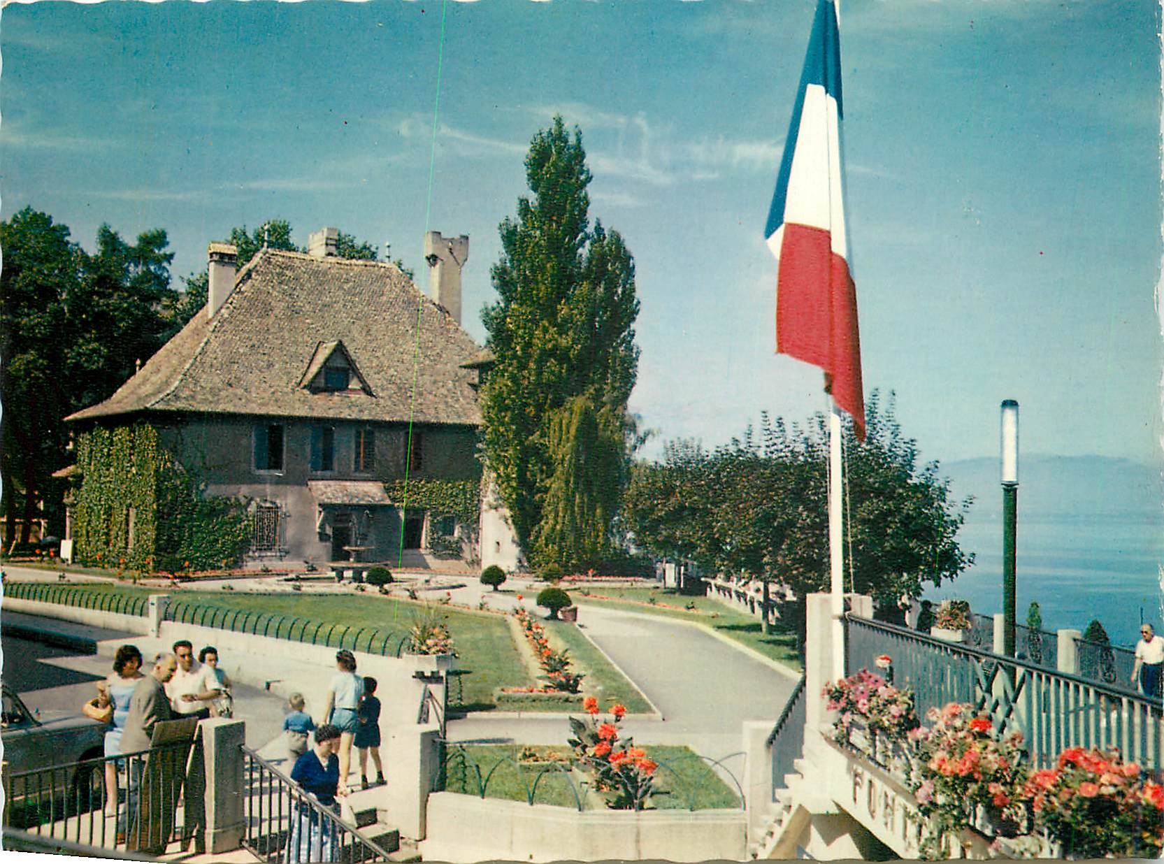 CPA Thonon les Bains Le Belvedere et le Chateau de Sonnaz 
