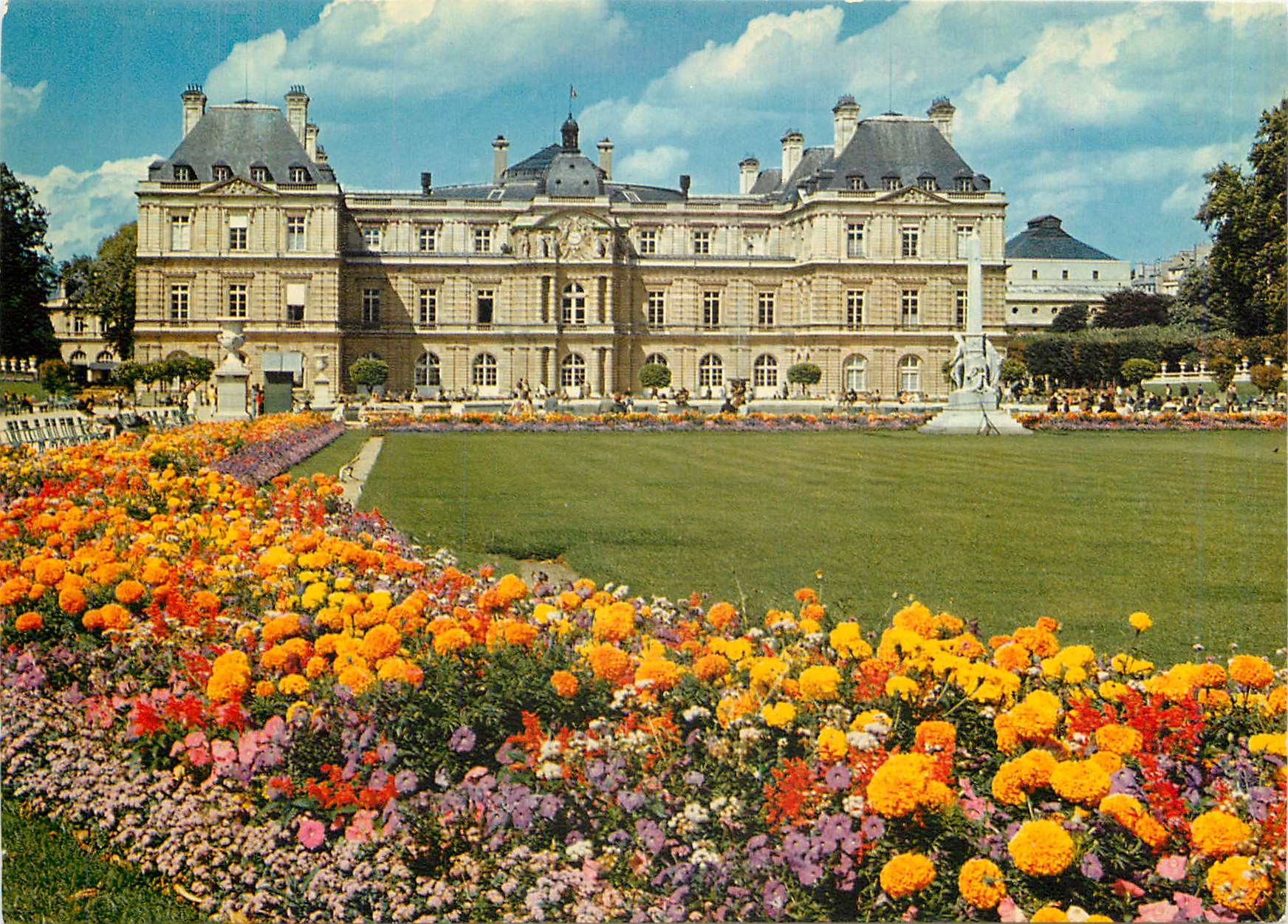 CPM Jardin du Luxembourg Facade stud du Palais 