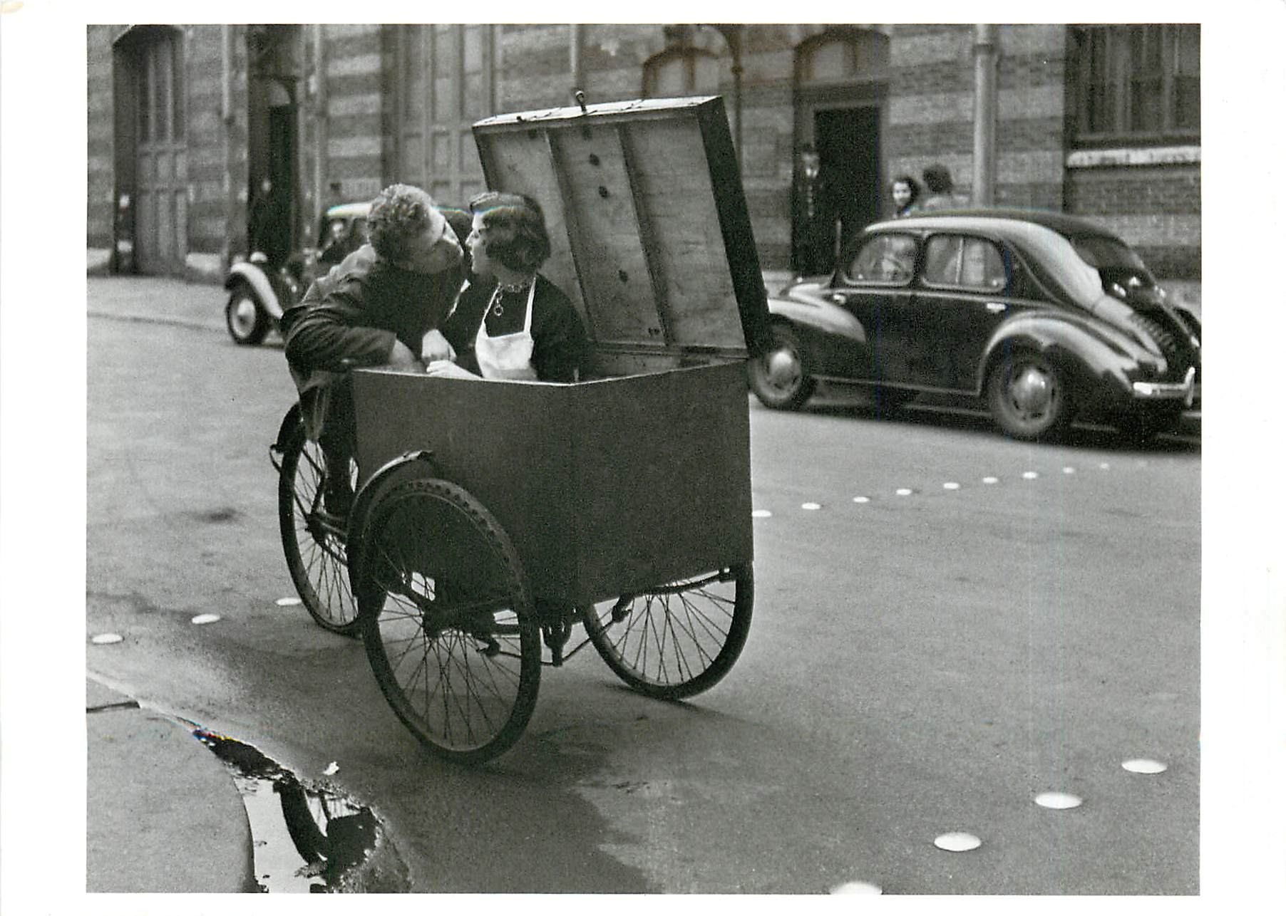 CPM The Kiss Photograph by Robert Doisneau 