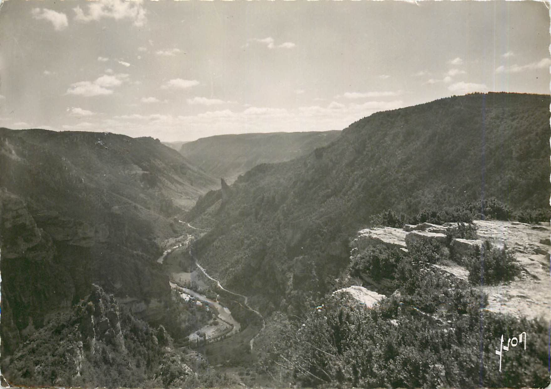CPM Les Gorges du Tarn Lozere Vue prise du Point Sublime 