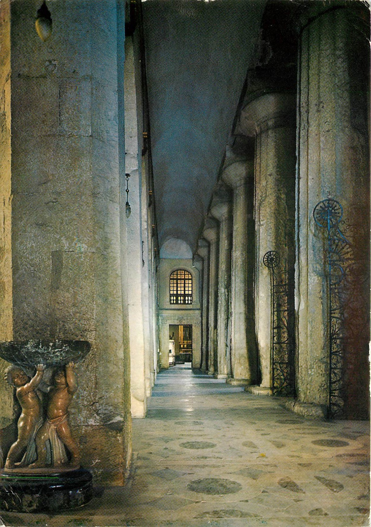 CPM Siracusa L'interieur de la Cathedral Nef droite 