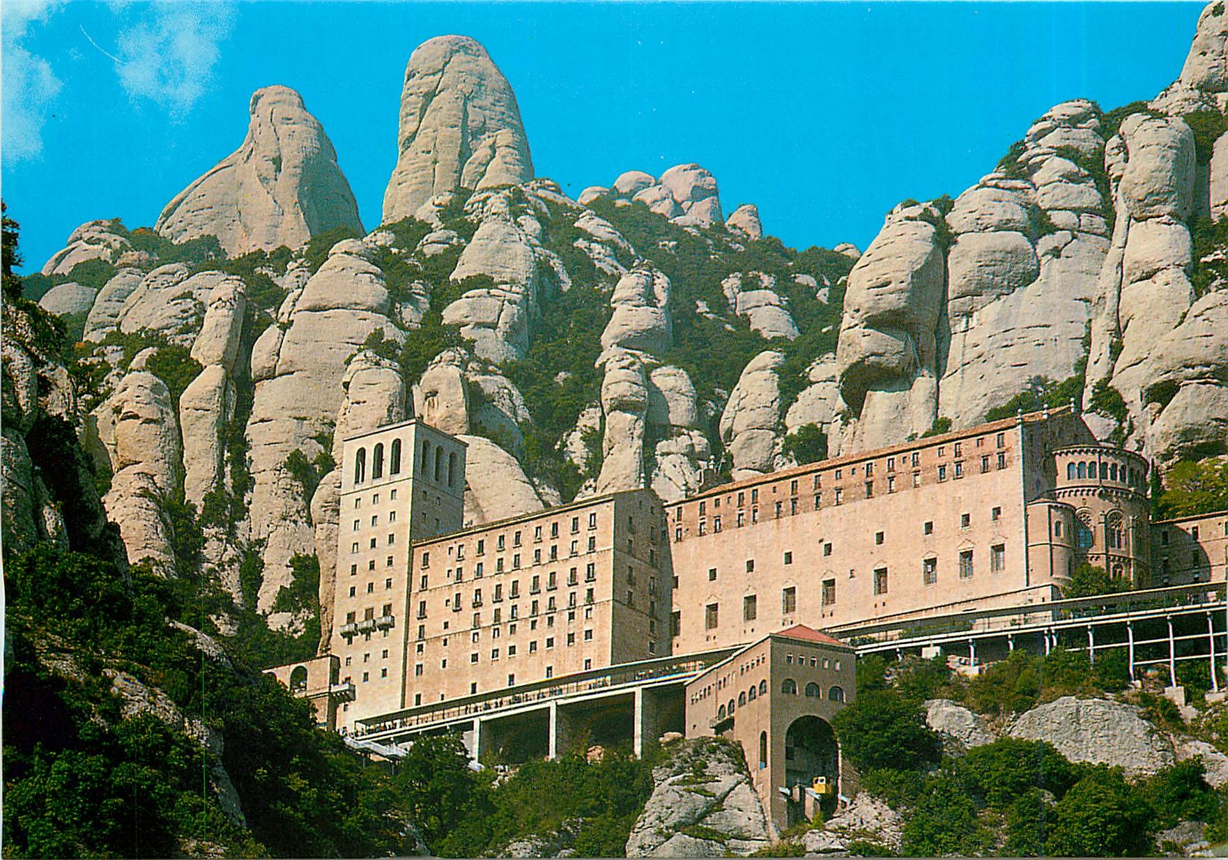 CPM Montserrat Vue du Monastere des le chemin de la Caverne 