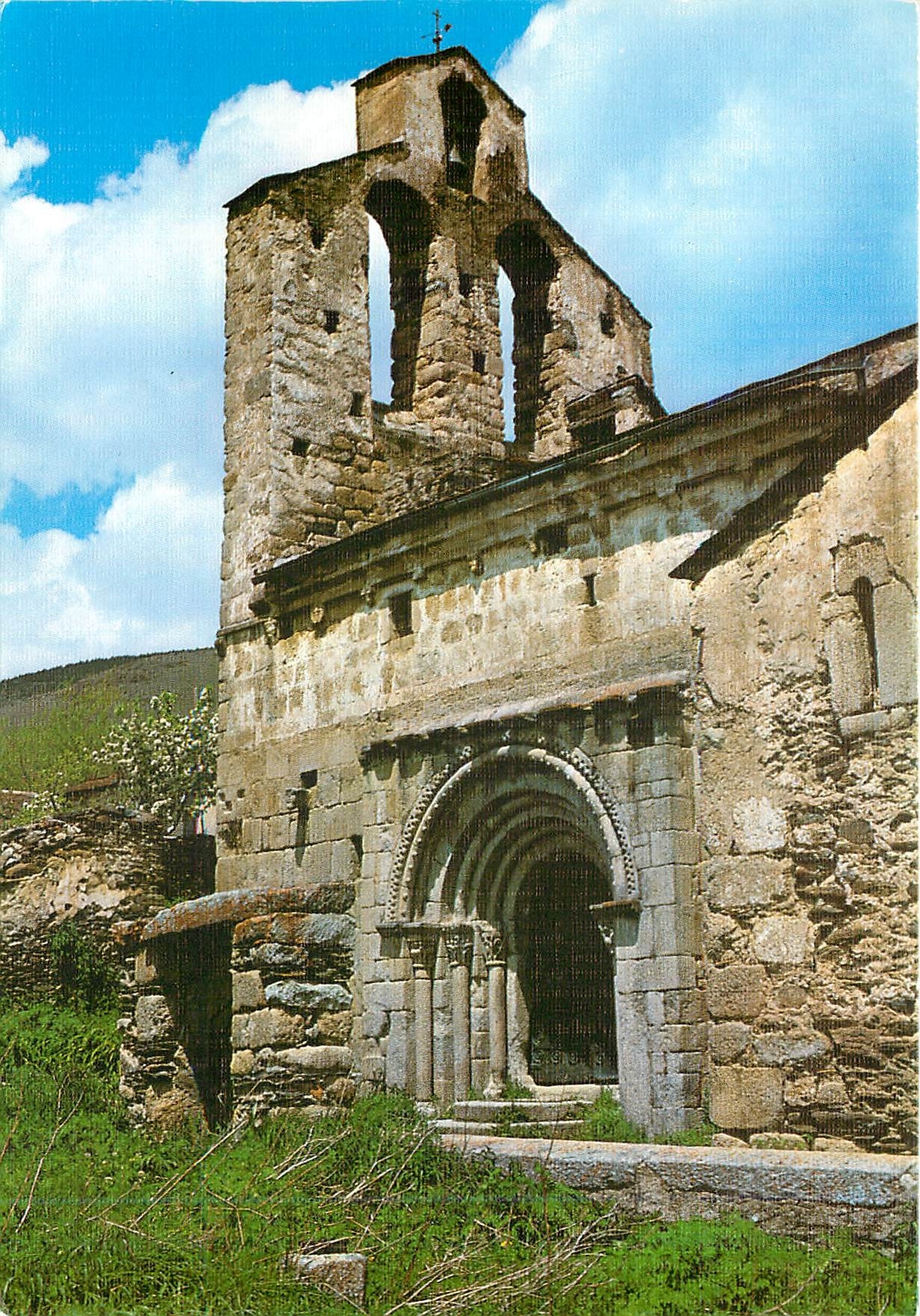 CPA Guils de Cerdanya Girona Iglesia Romanica Sant Esteve 