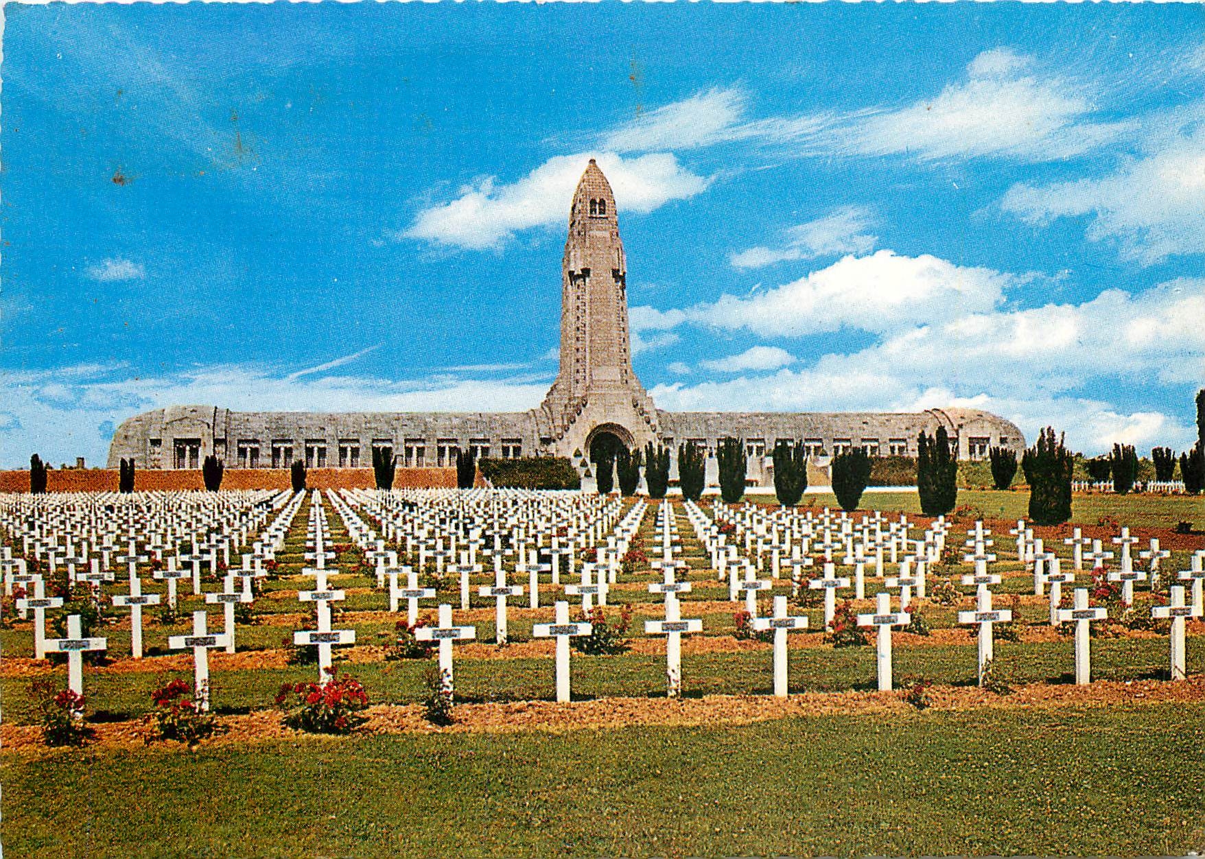 CPM Douaumont Verdun Meuse Ossuaire et Cimetiere de Douaumont 