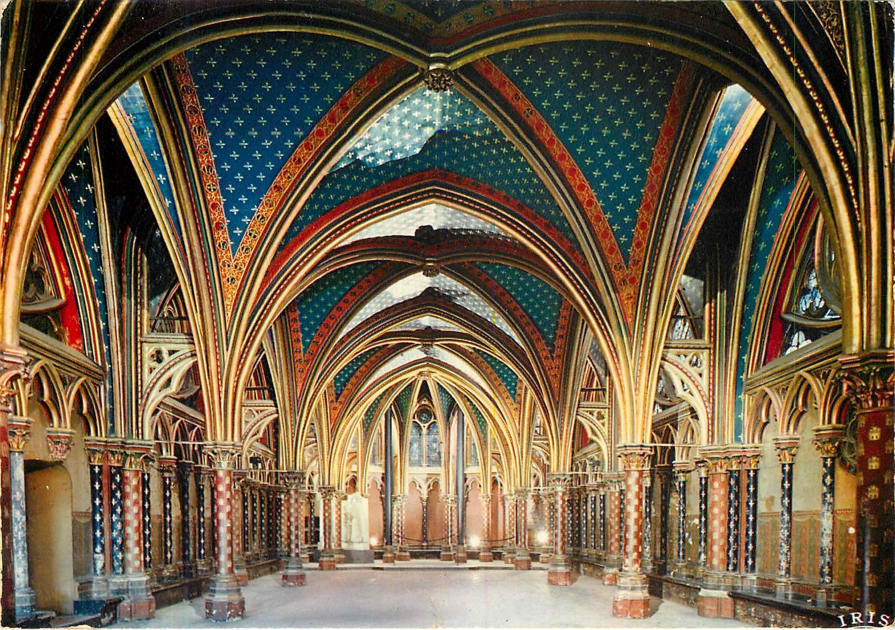 CPM Paris La Sainte Chapelle Interieur de la chapelle basse 