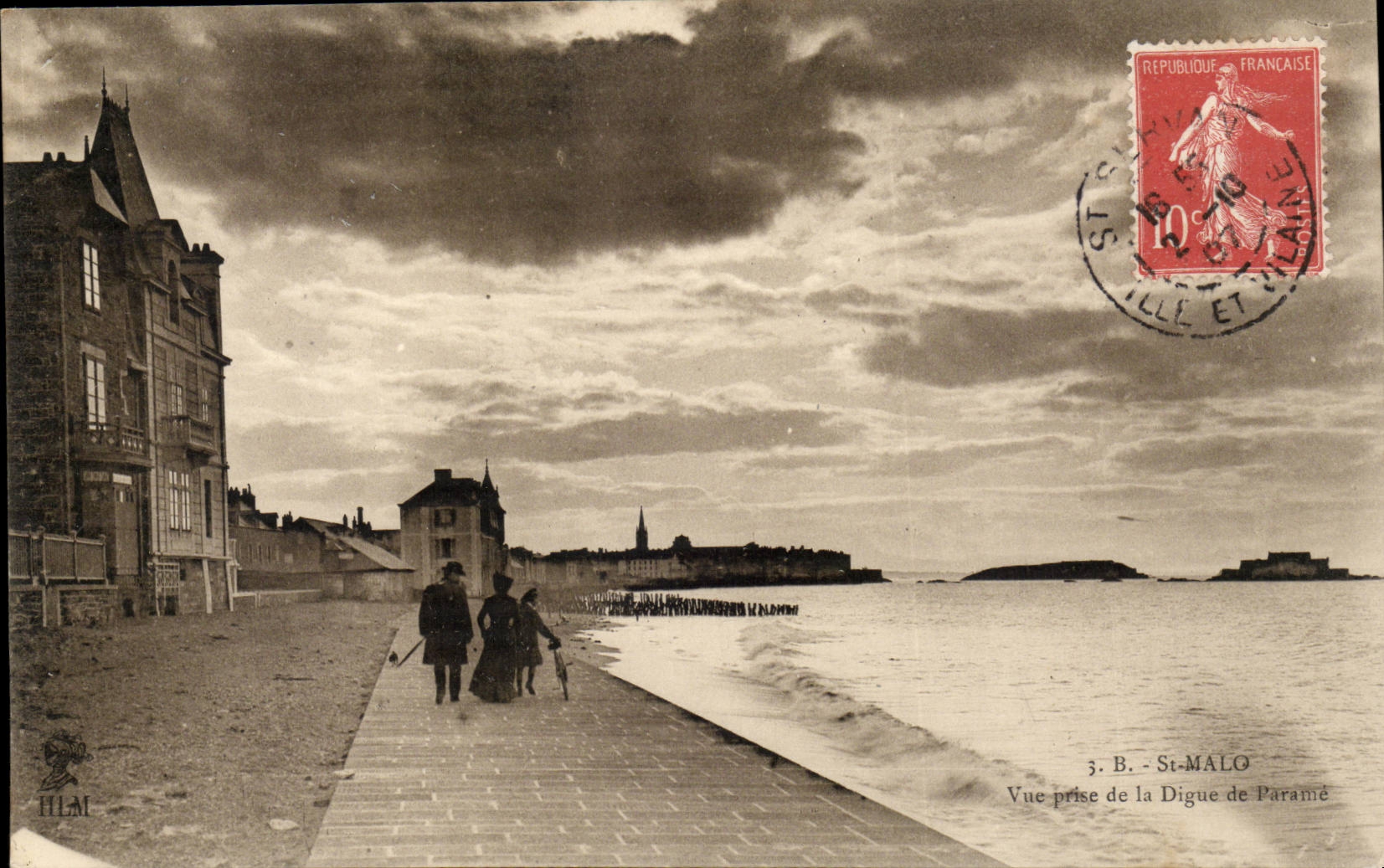 St-Malo — Vue prise de la Digue de Paramé — HLM
