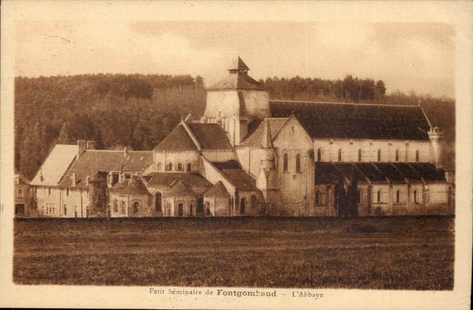 Fontgombault CPA Petit seminaire l'abbaye