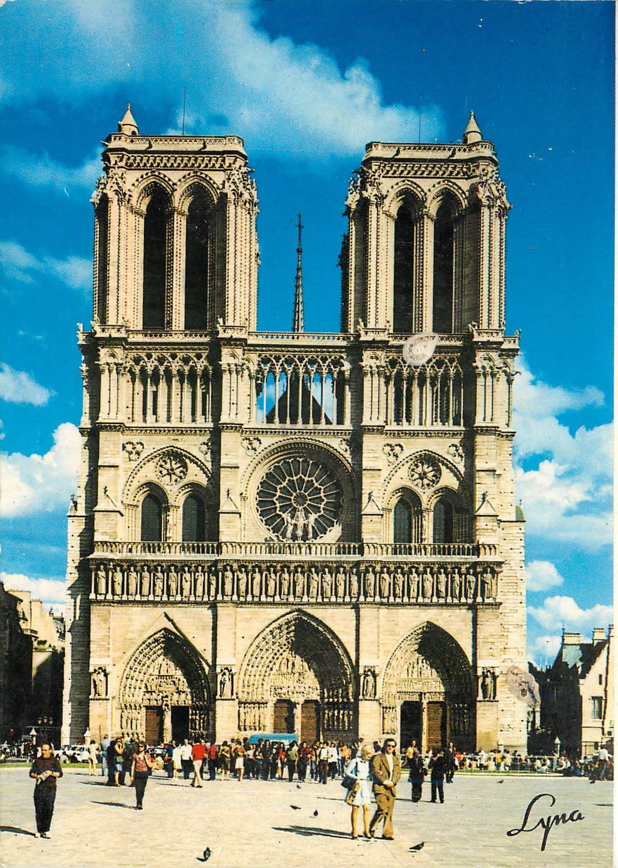 CPM Paris La Cathedrale Notre Dame 