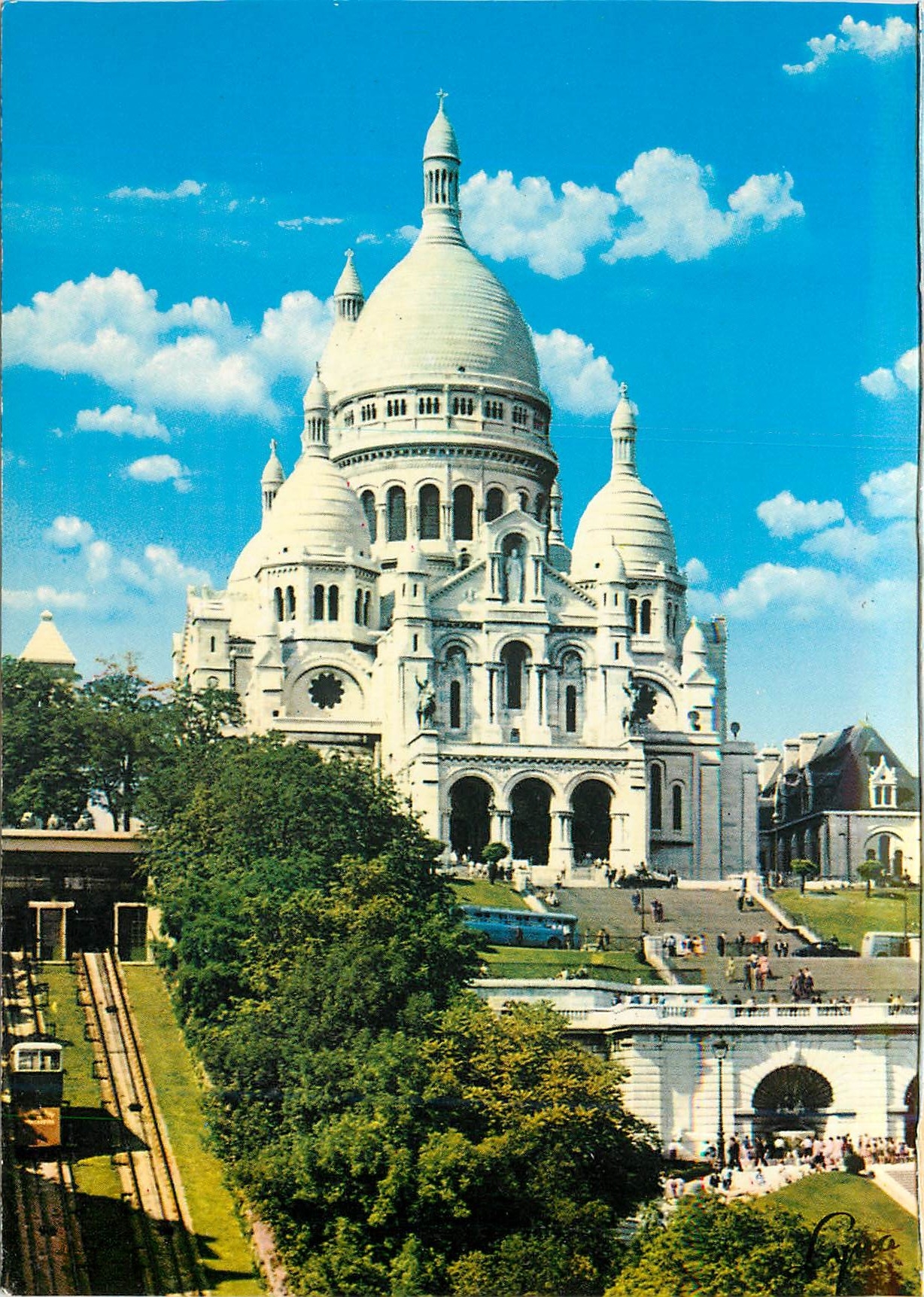 CPM Paris La Basilique du Sacre Coeur 