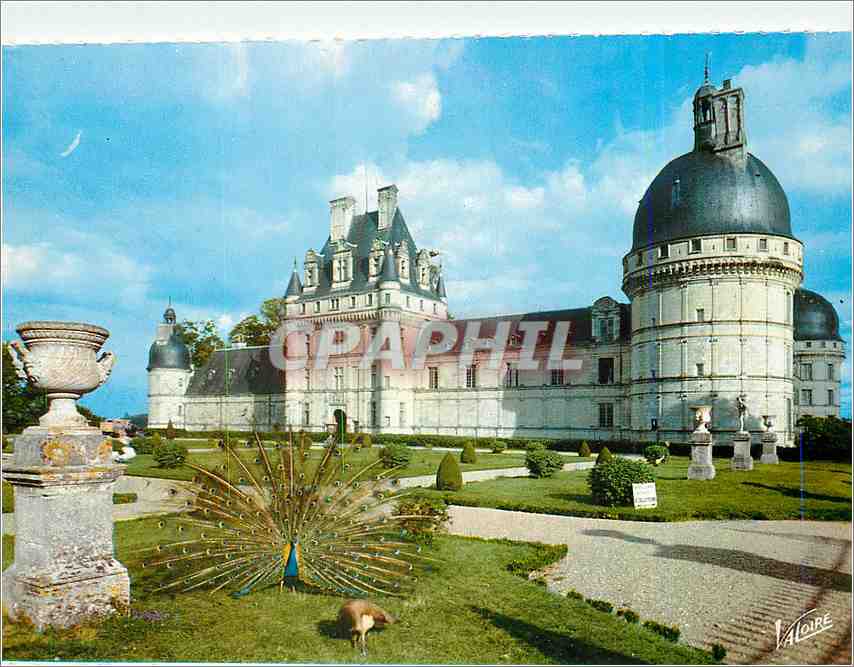 CPM Valencay Indre La Facade principale du Chateau avec son donjon du XVI siecle 