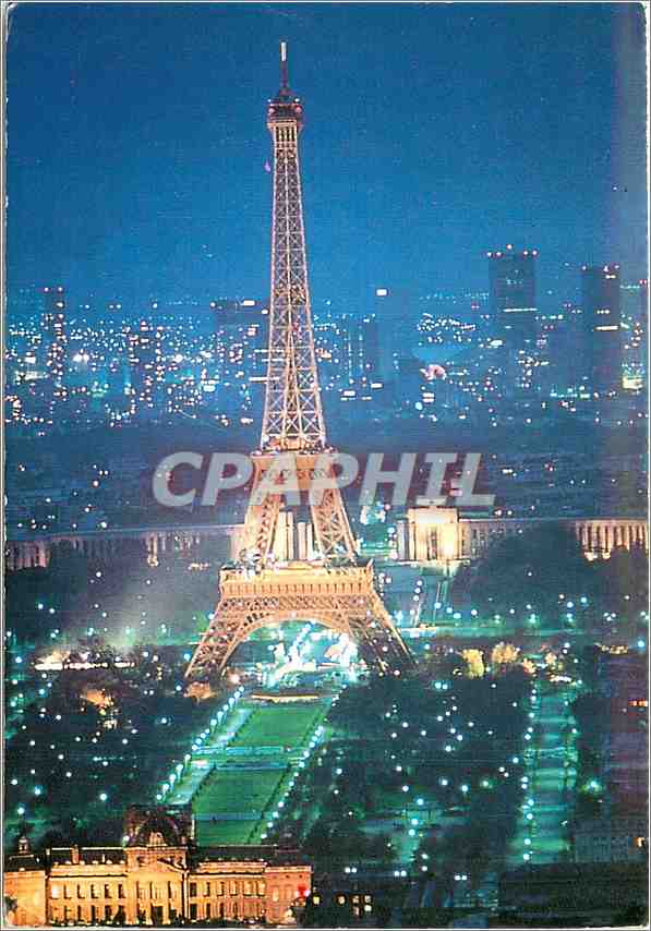 CPM Paris la nuit La Tour Eiffel au ter plan l'Ecole Militaire 