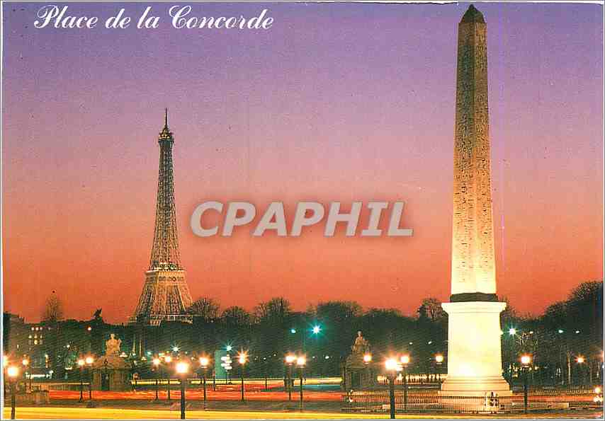 CPM Paris au crepuscule L'Obelisque Place de la Concorde au fond la Tour Eiffet 