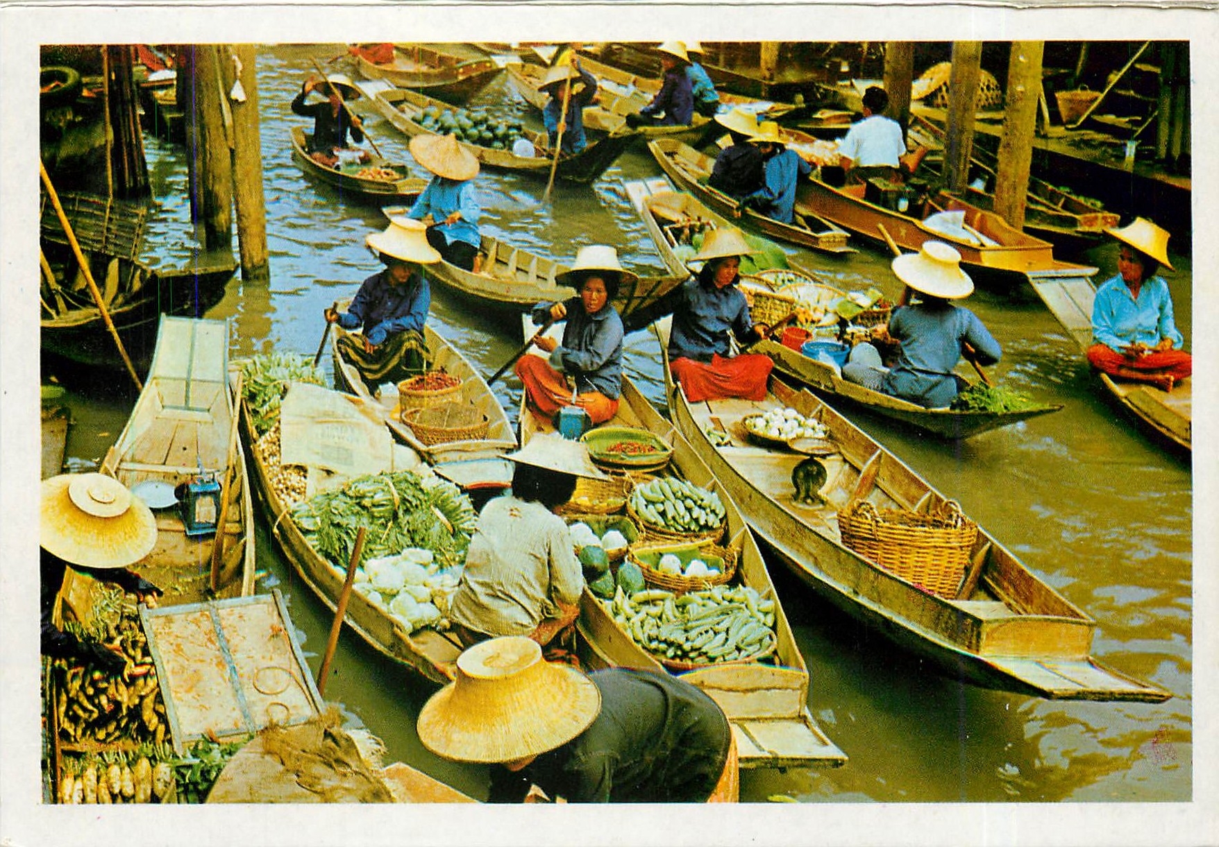 CPA The Floating Market at Damnernsaduok in Rajchaburi Thailand 