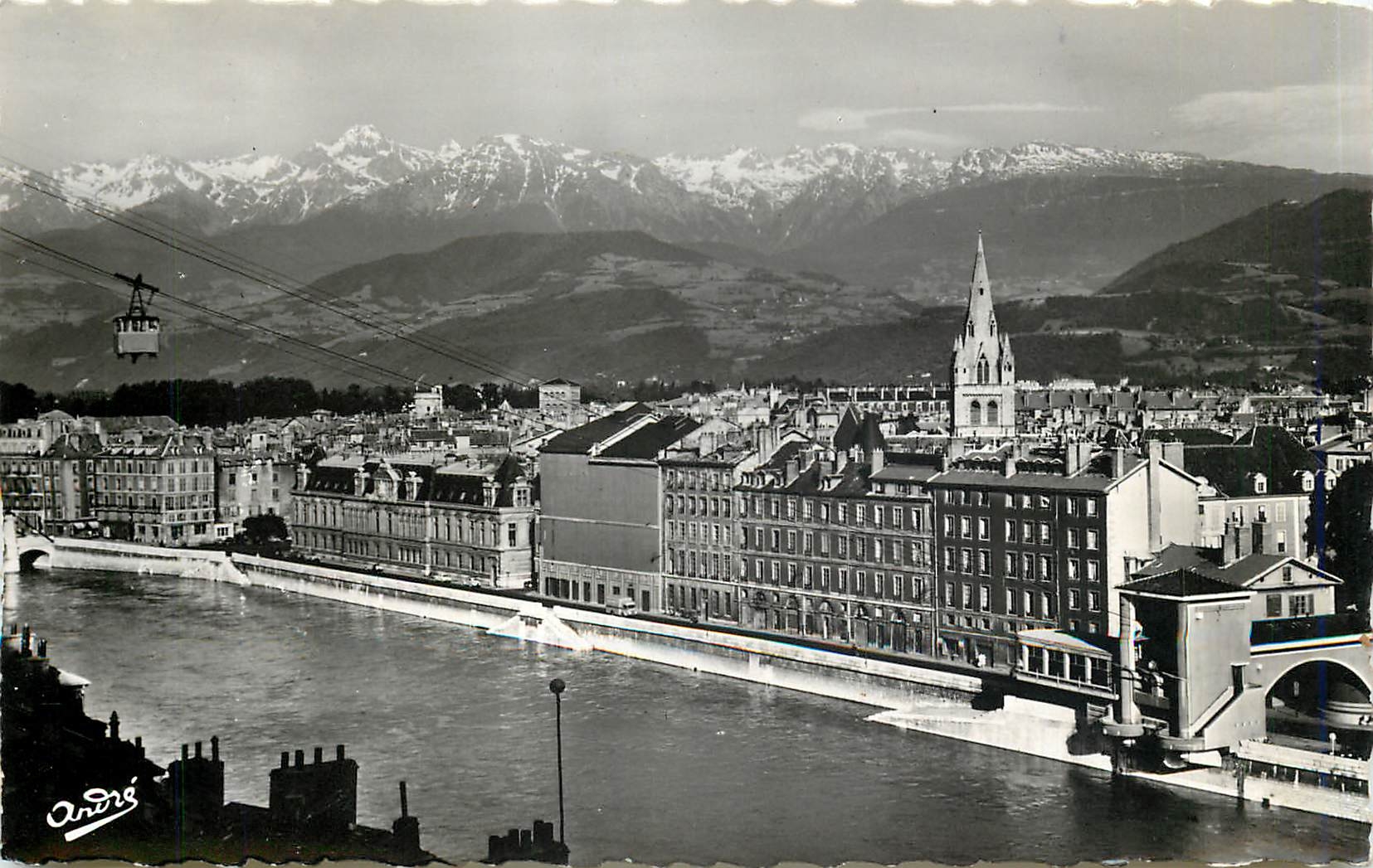 CPA Les Belles Alpes Francaises Grenoble Vue generale et Chaine de Belledonne 
