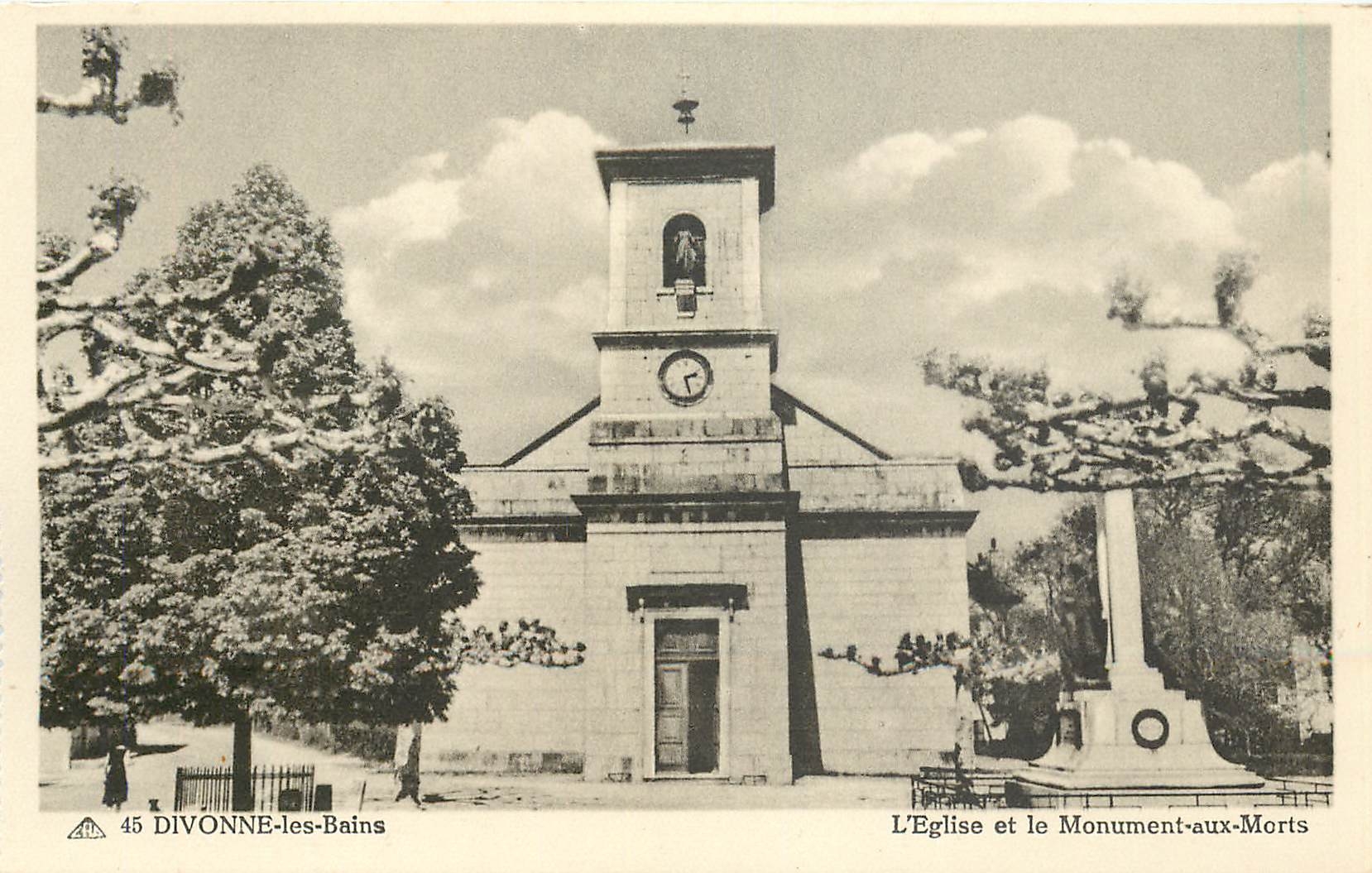CPA Divonne les Bains L'Eglise et le Monument aux Morts 