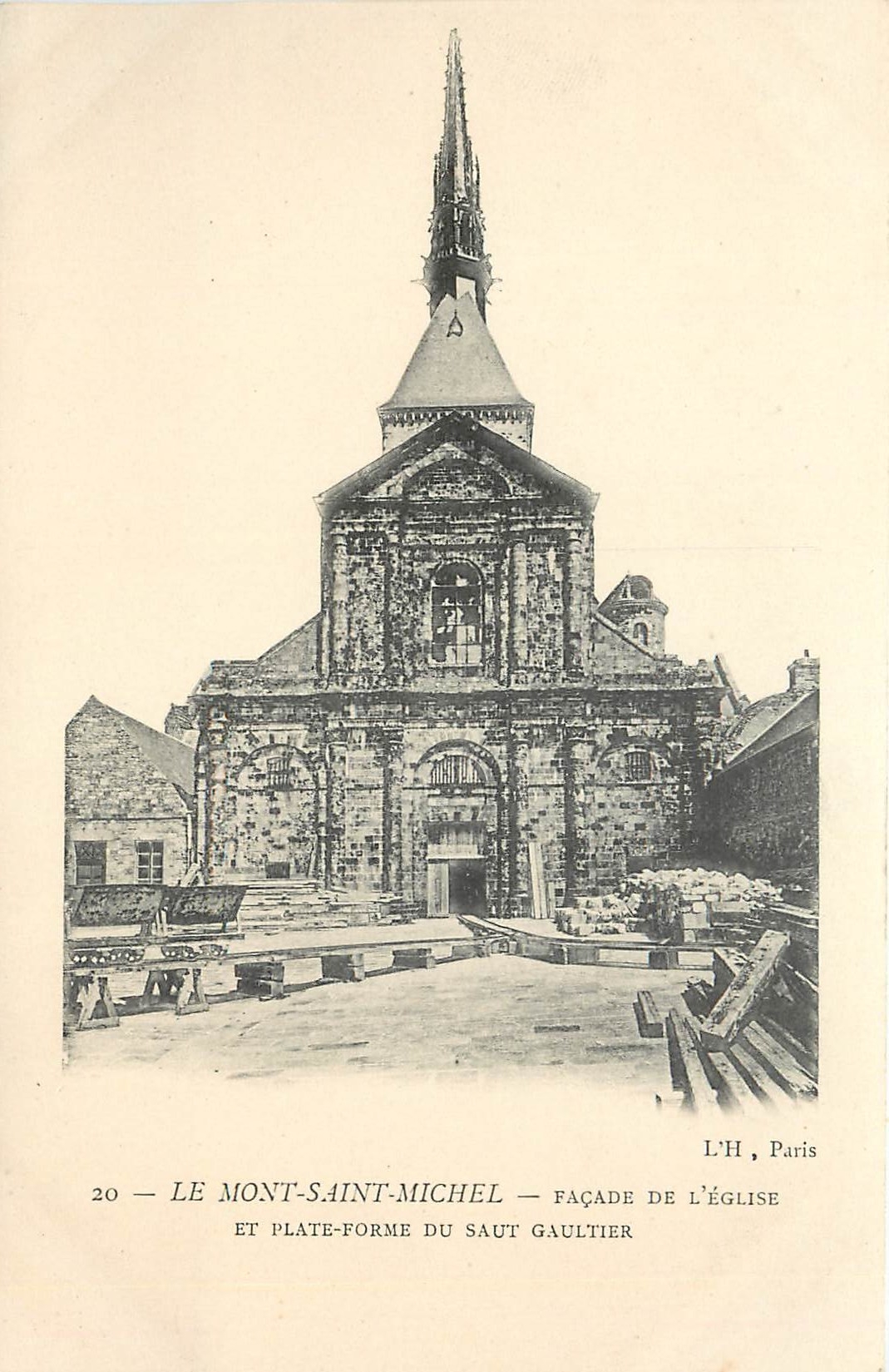 CPA Le Mont Saint Michel Facade de l'Eglise et Plate forme du Saut Gaultier 