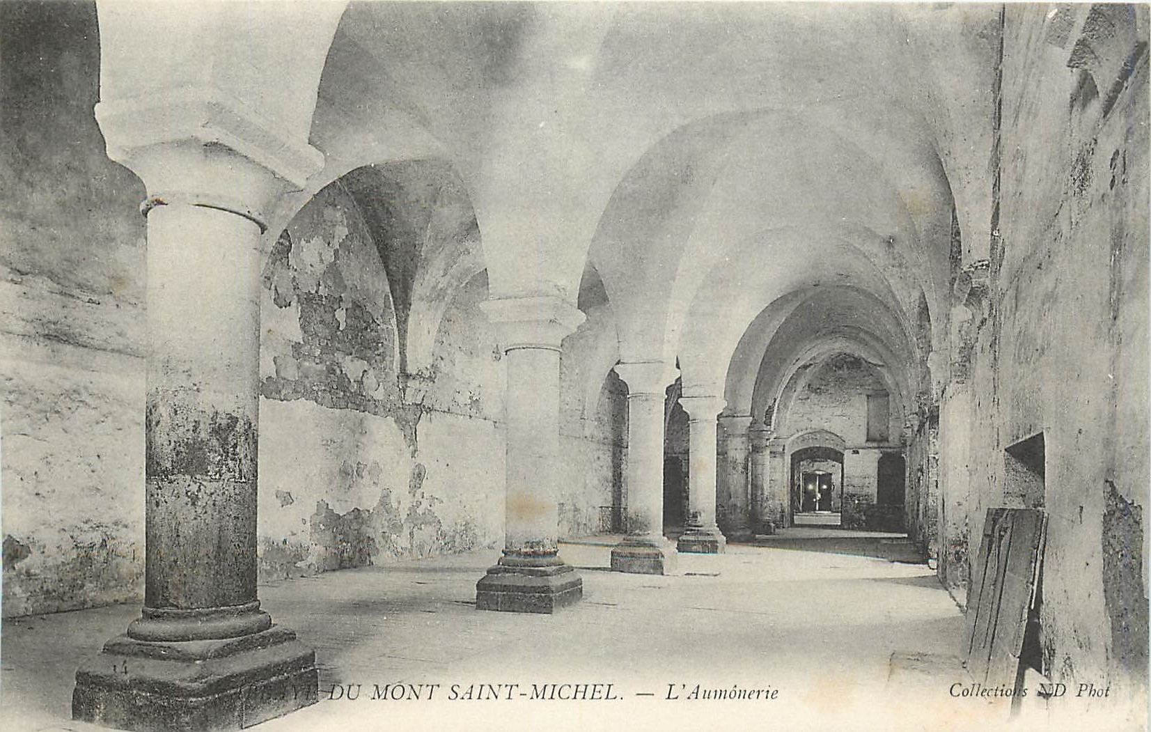 Mont Saint-Michel — L'Aumônerie — Collections SD Phot