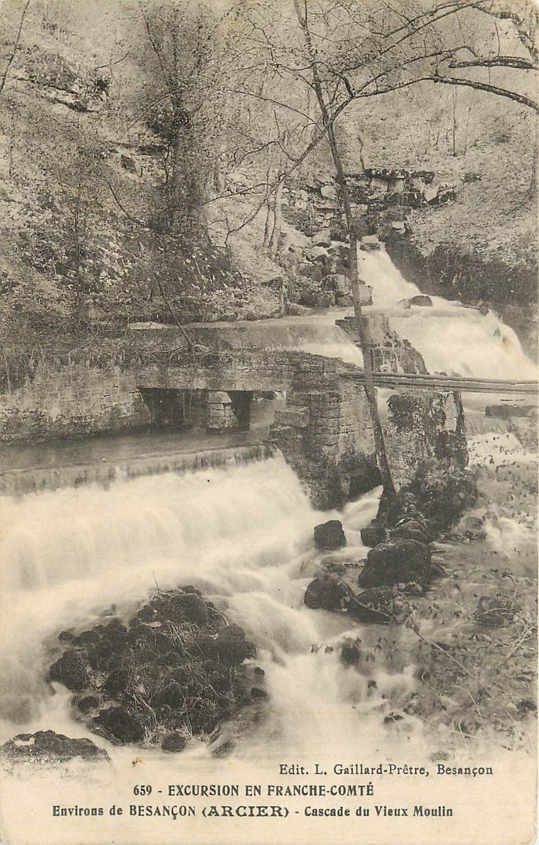 CPA Excursion en Franche Comte Environs de Besancon Arcier Cascade du Vieux Moulin 
