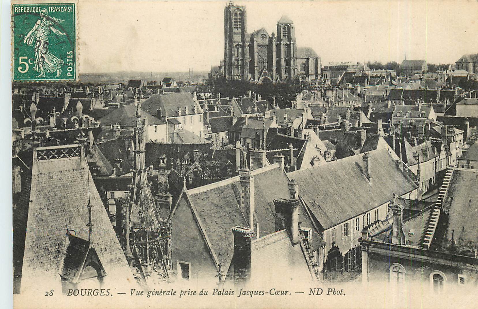 CPA Bourges Vue generale prise du Palais Jacques Coeur 