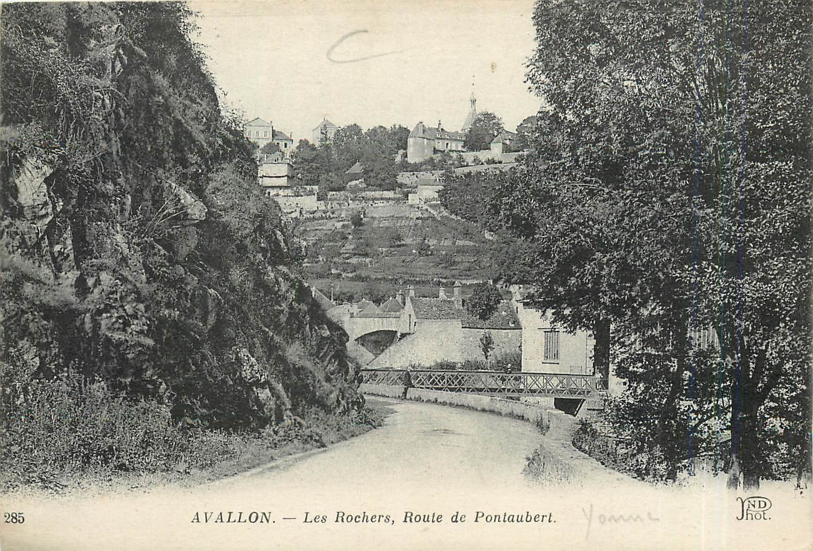 CPA Avallon Les Rochers Route de Pontaubert 