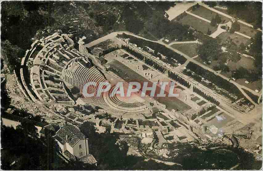 CPM Lyon Vue aerienne sur le Theatre Romain de Fourviere 