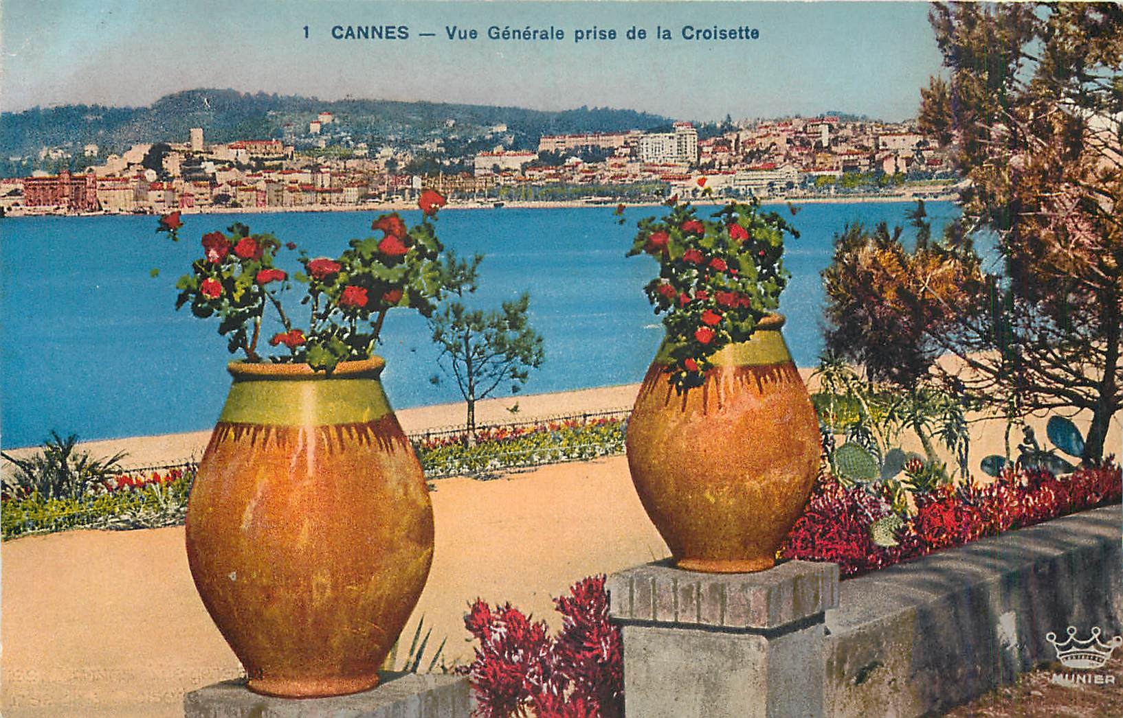 CPA Cannes Vue Generale prise de la Croisette 
