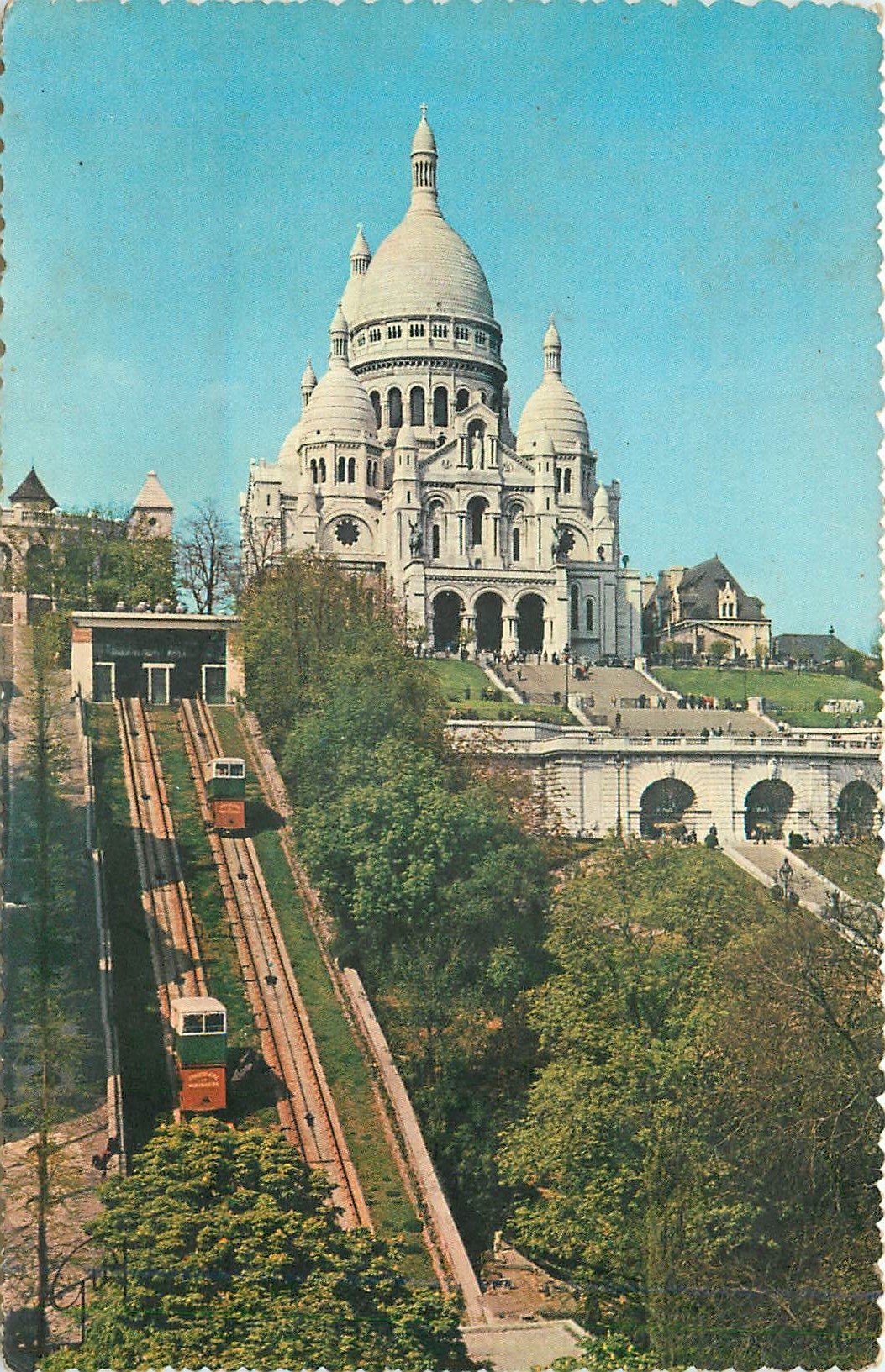 CPM Paris et ses Merveilles Basilique du Sacre Coeur de Mont Mitre et le Funiculaire 