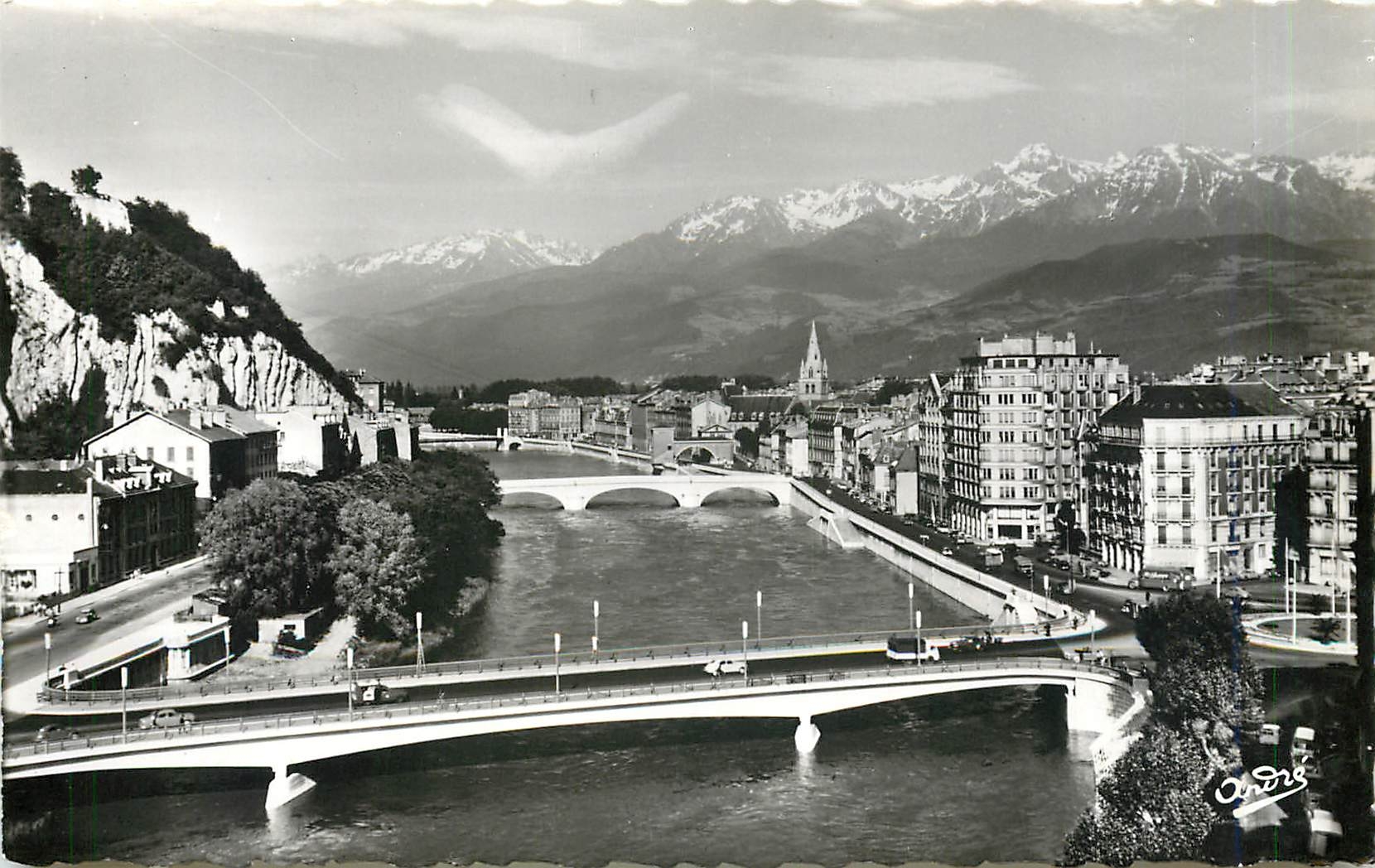 Grenoble — Les Ponts sur l'Isère et la Chaîne de Belledonne — Éditions SPADEM