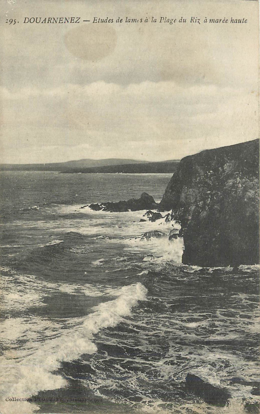 CPA Douarnenez Etudes de lames a la Plage du Riz a maree haute 