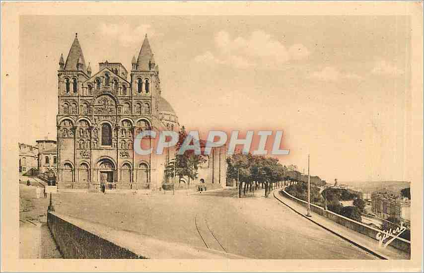 Angoulême — La Cathédrale vue du Rempart du Midi — Édition d'Art A. Gilbert, Angoulême