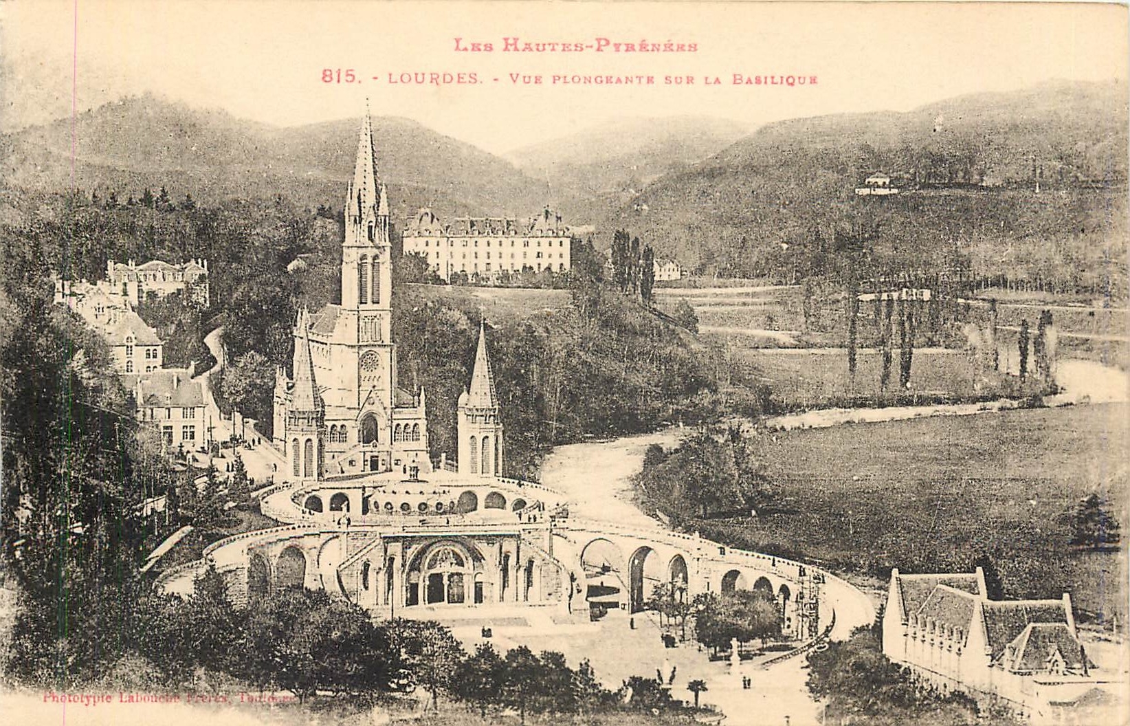 CPA Lourdes Vue Plongeante sur la Basilique 