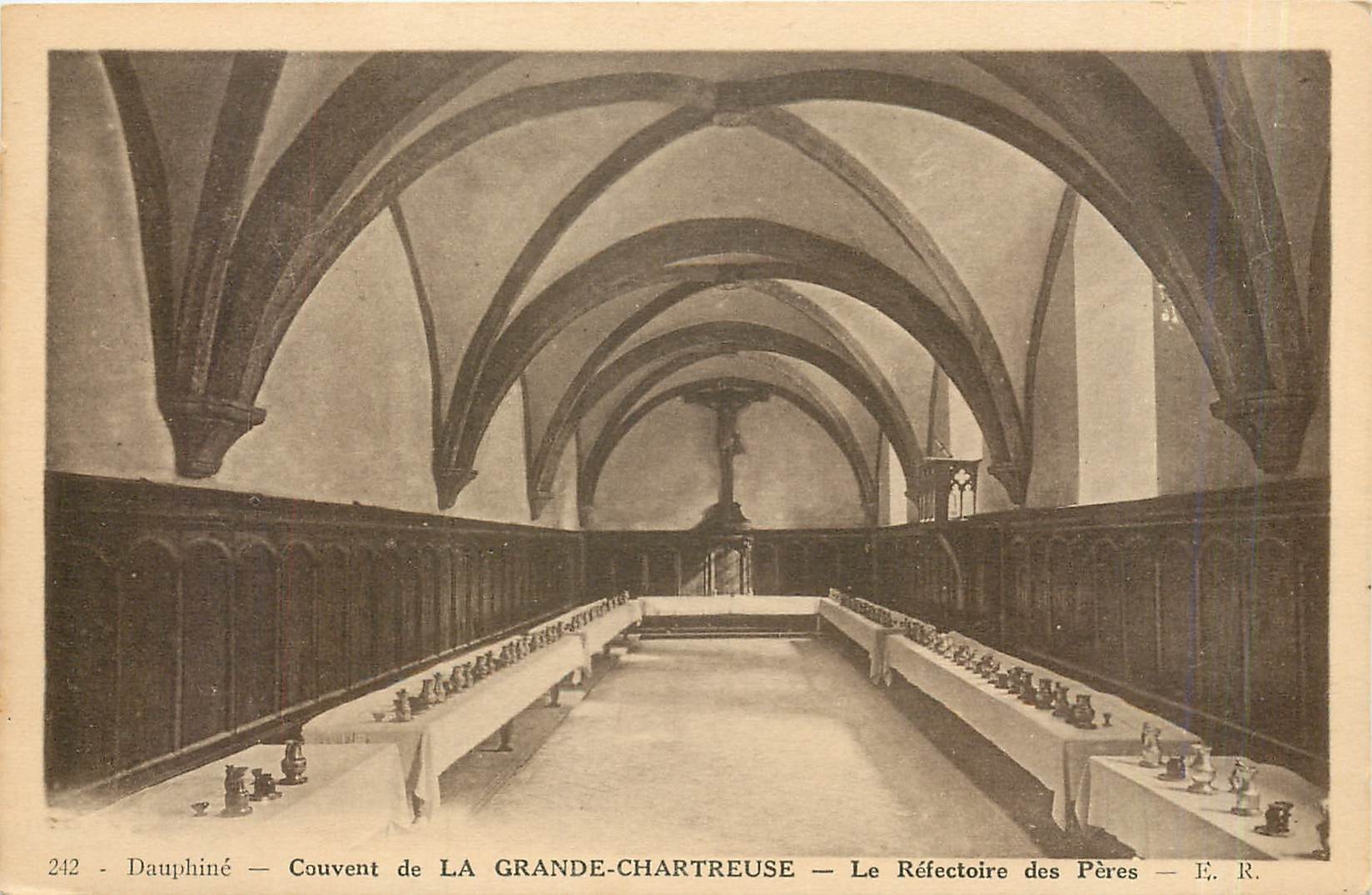 Dauphiné — Couvent de LA GRANDE-CHARTREUSE — Le Réfectoire des Pères — E. R.