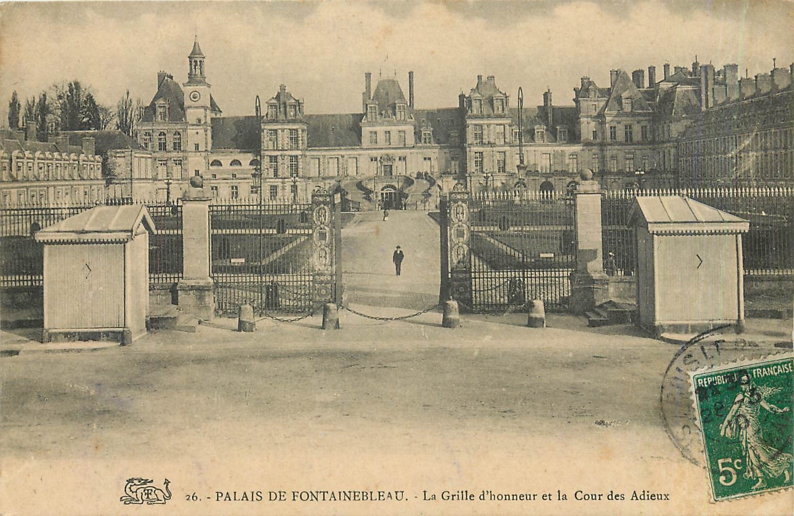Schloss Fontainebleau — Das Ehrentor und der Abschiedsplatz — Verleger nicht sichtbar, Nr. 26