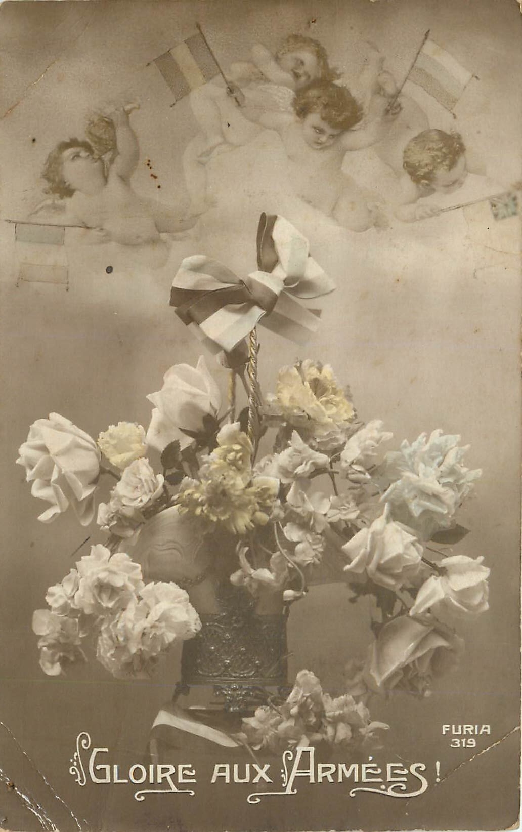 CPA Gloire Aux Armees Fleurs
