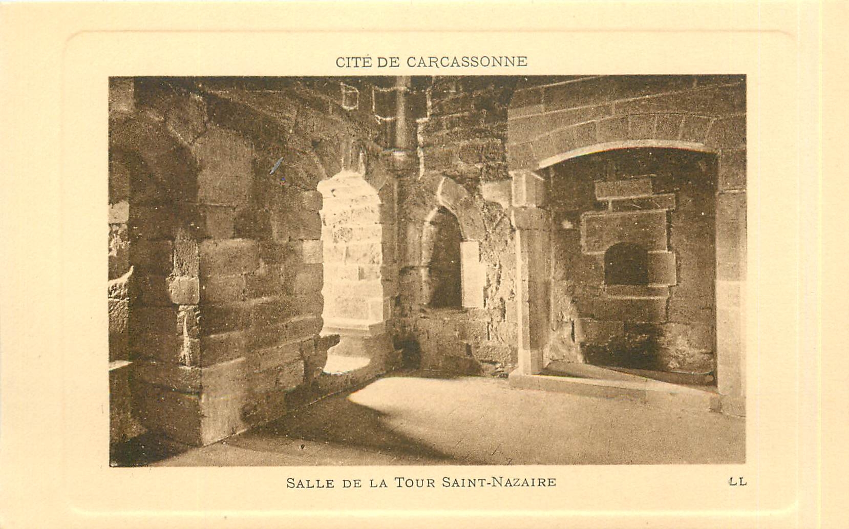 CPA Cite de Carcassonne Salle de la Tour Saint Nazaire 