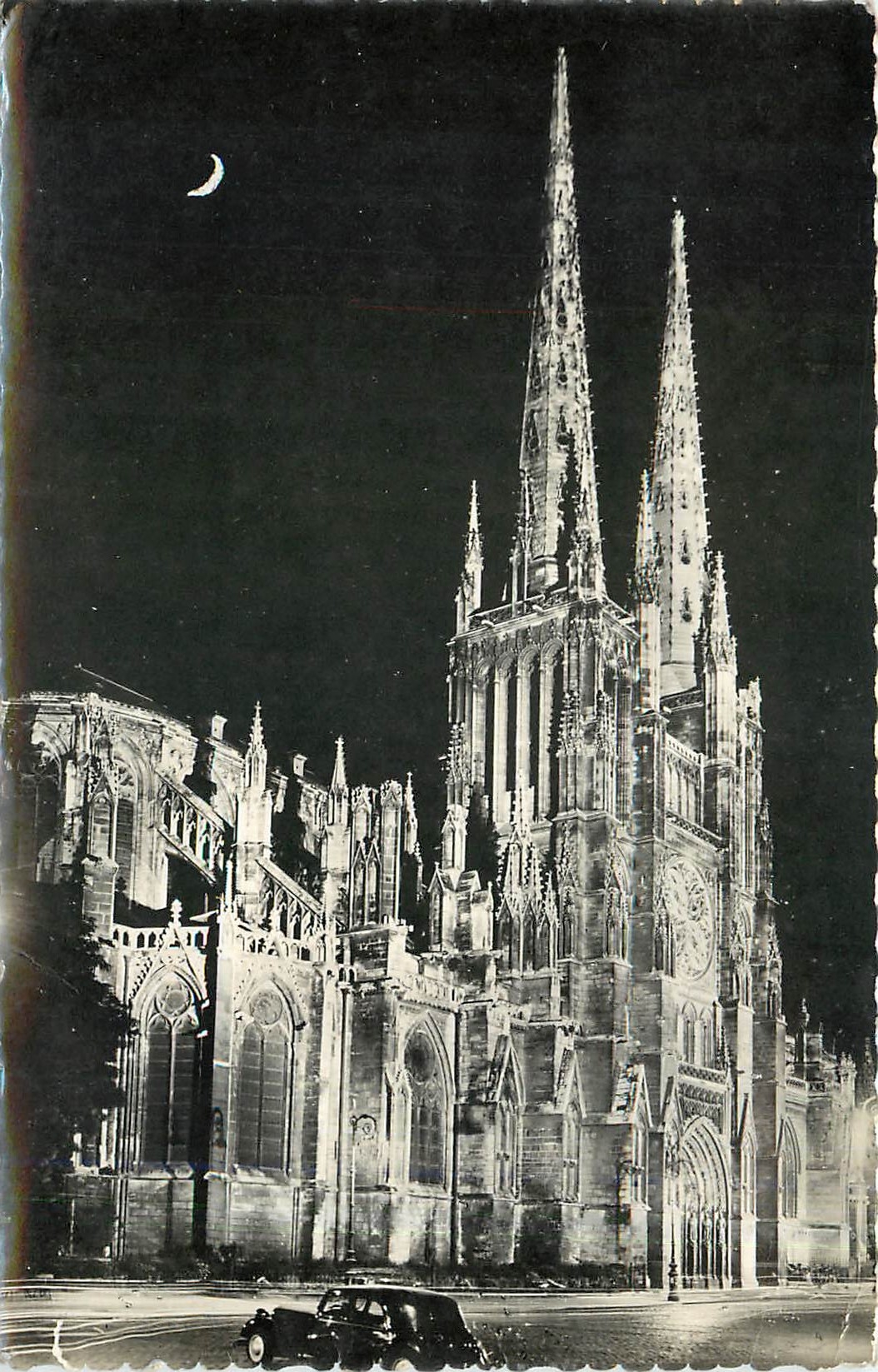 CPM Bordeaux La Nuit La Cathedrale St Andre 