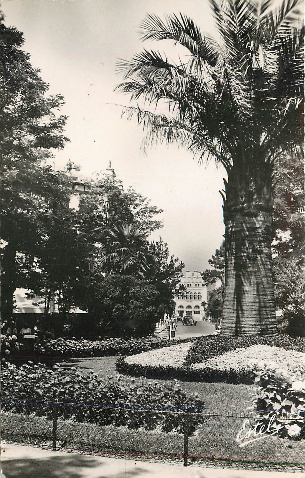 Jardin du Rond-Point et le Casino — Hendaye — Éditions Photo Véritable, n° 3329