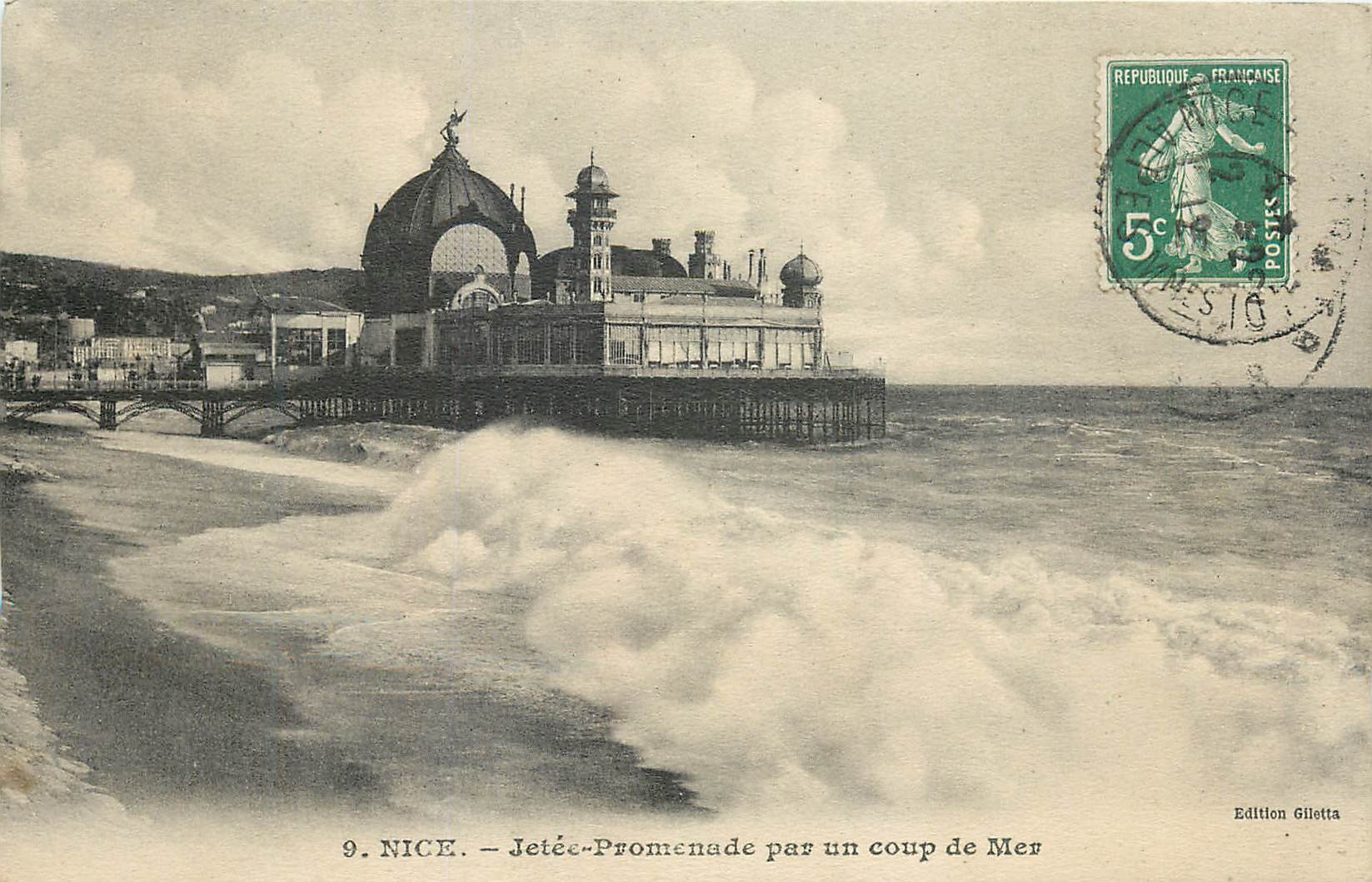 CPA Nice Jetee Promenade par un Coup de Mer 