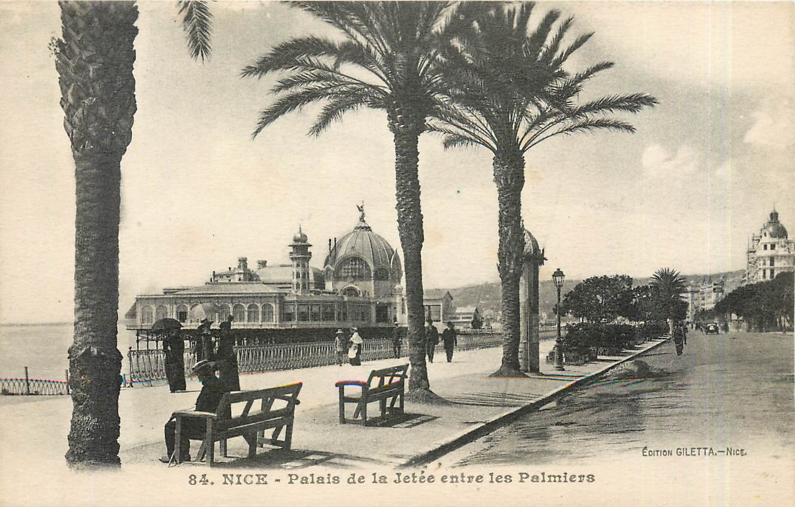 CPA Nice Palais de la Jetee entre les Palmiers 