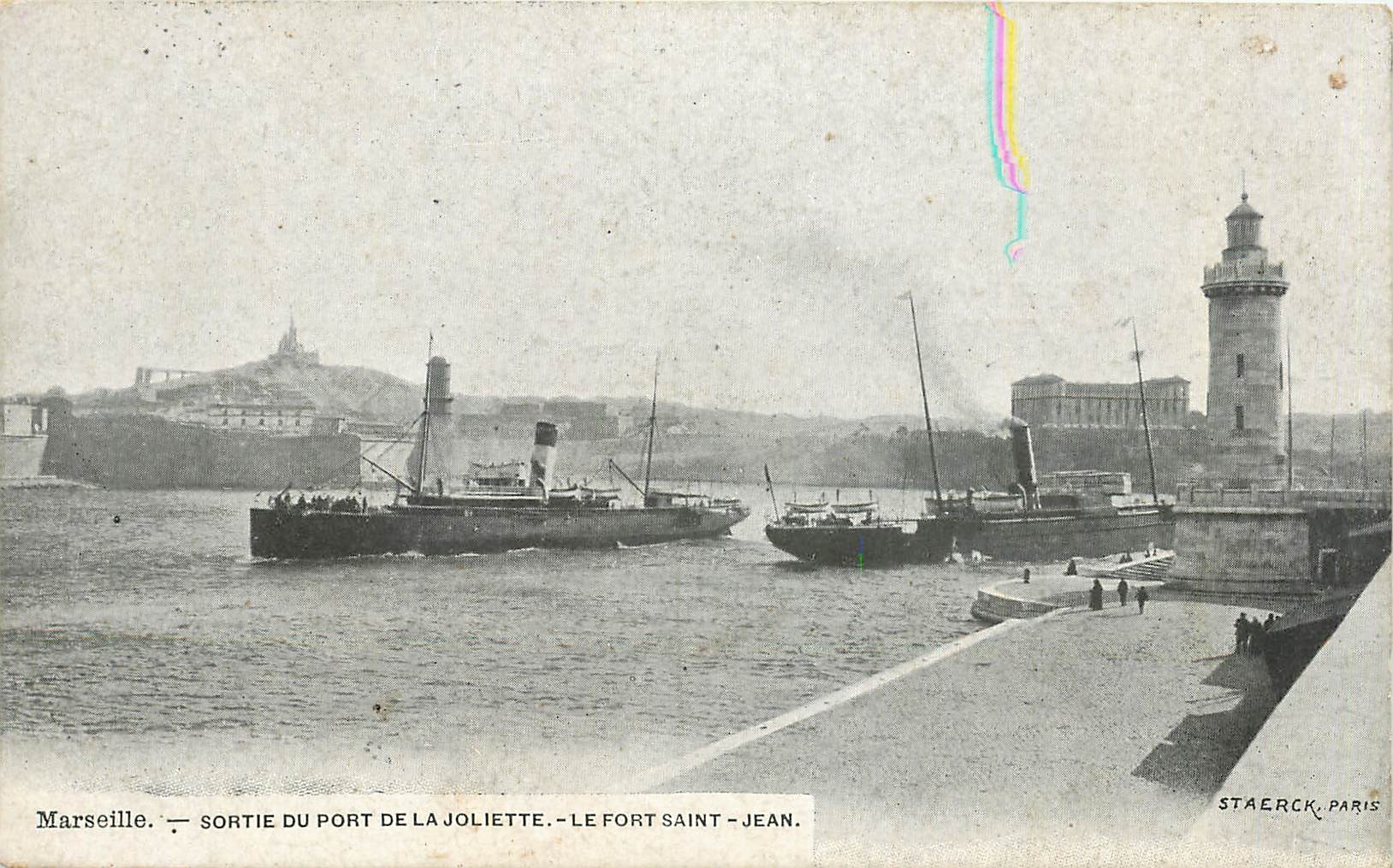 CPA Marseille Sortie du Port de la Joliette Le Fort Saint Jean Bateaux Phare