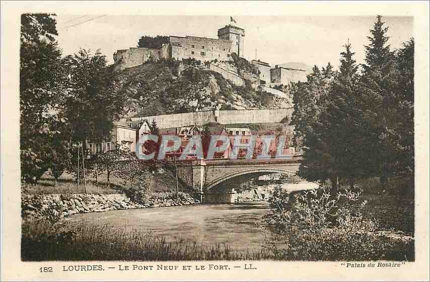 CPA Lourdes Le Pont Neuf et le Fort 