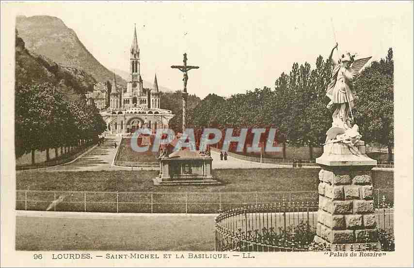 CPA Lourdes Saint Michel et la Basilique 