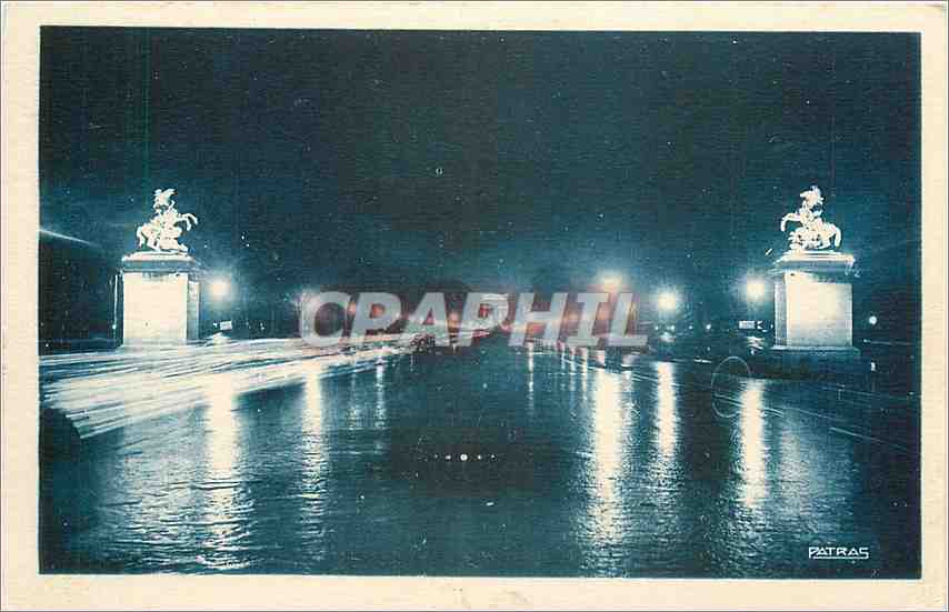 CPA Paris by Night Illuminations de l'Avenue des Champs Elysees 